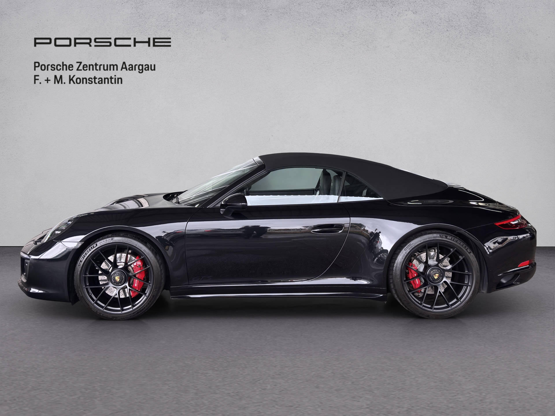 PORSCHE 911 Carrera 4 GTS Cabriolet-image-2