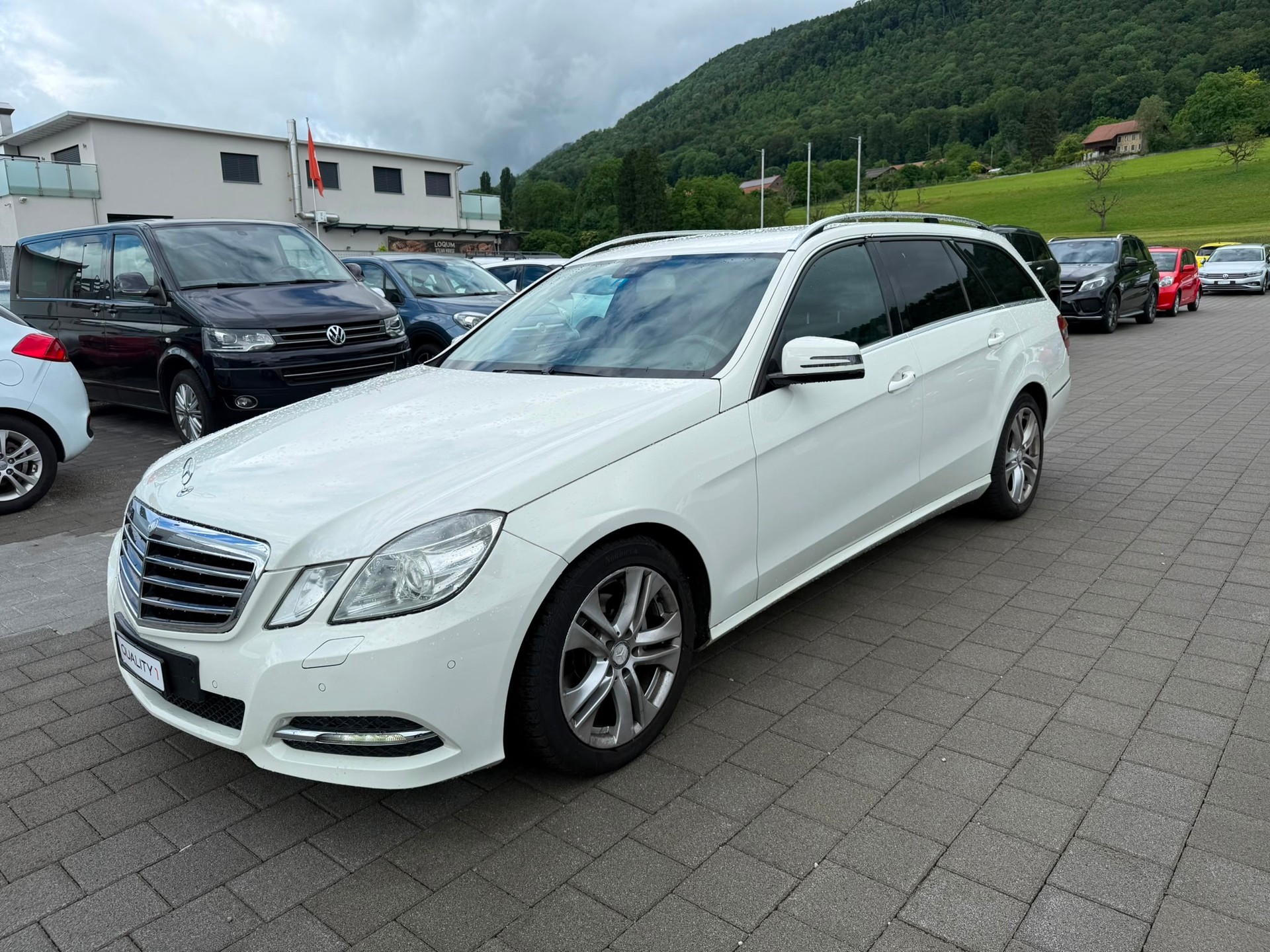 MERCEDES-BENZ E 220 CDI BlueEfficiency Automatic