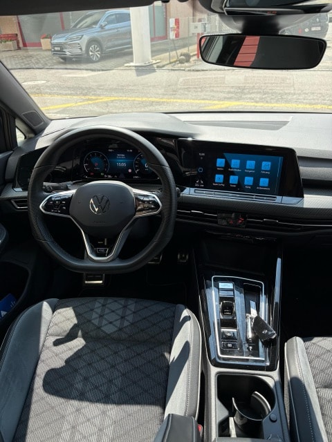 VW Golf 1.5 eTSI mHEV ACT R-Line DSG-image-3