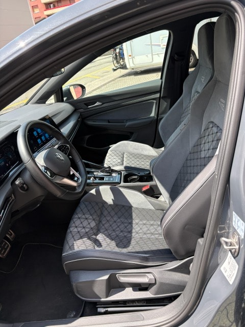 VW Golf 1.5 eTSI mHEV ACT R-Line DSG-image-4