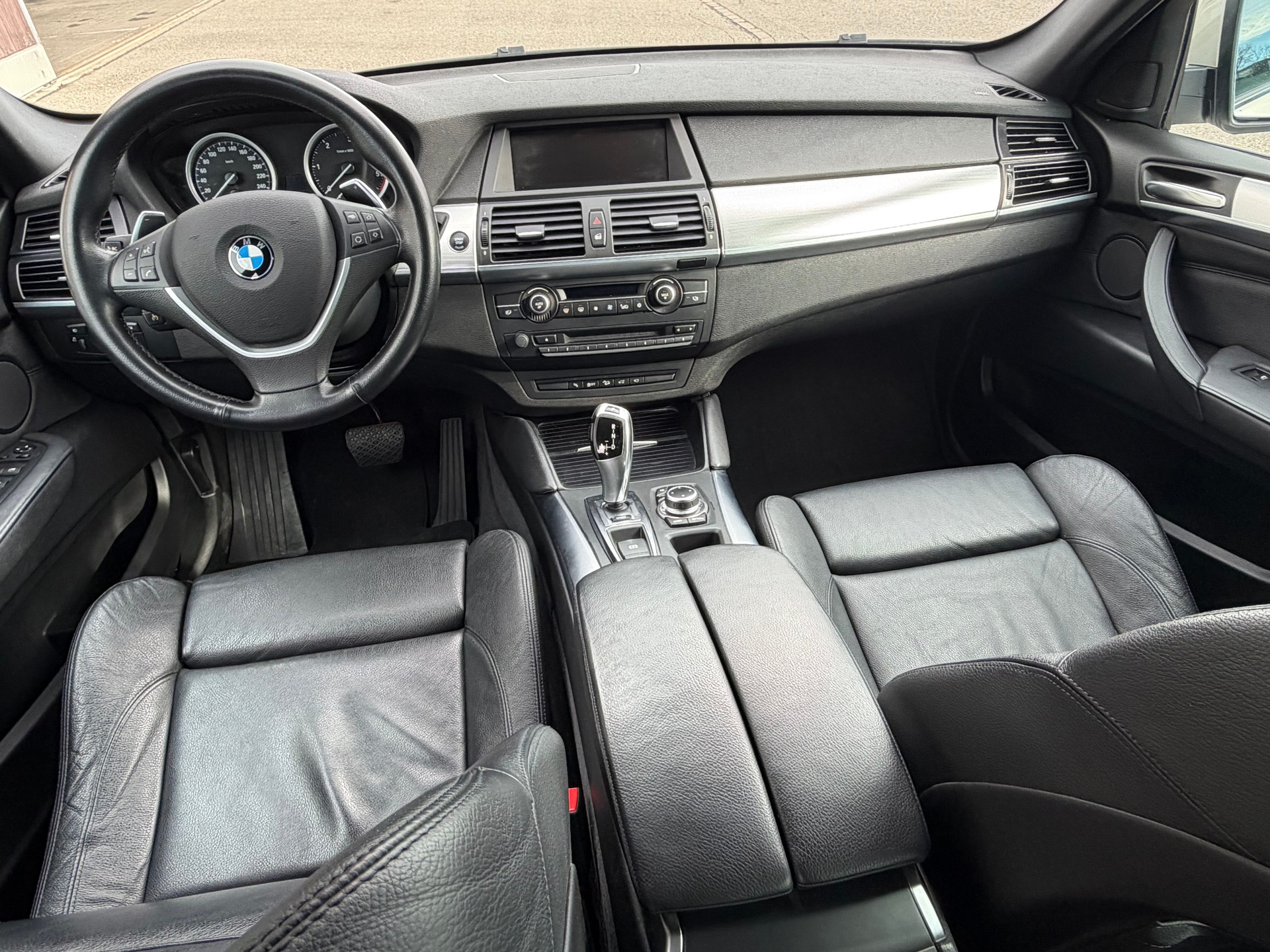 BMW X6-image-4