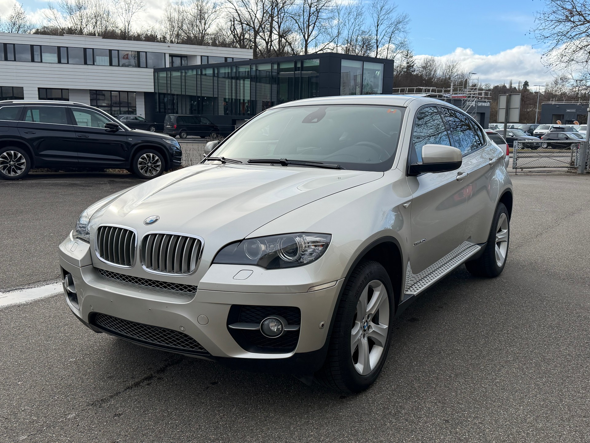 BMW X6-image-0