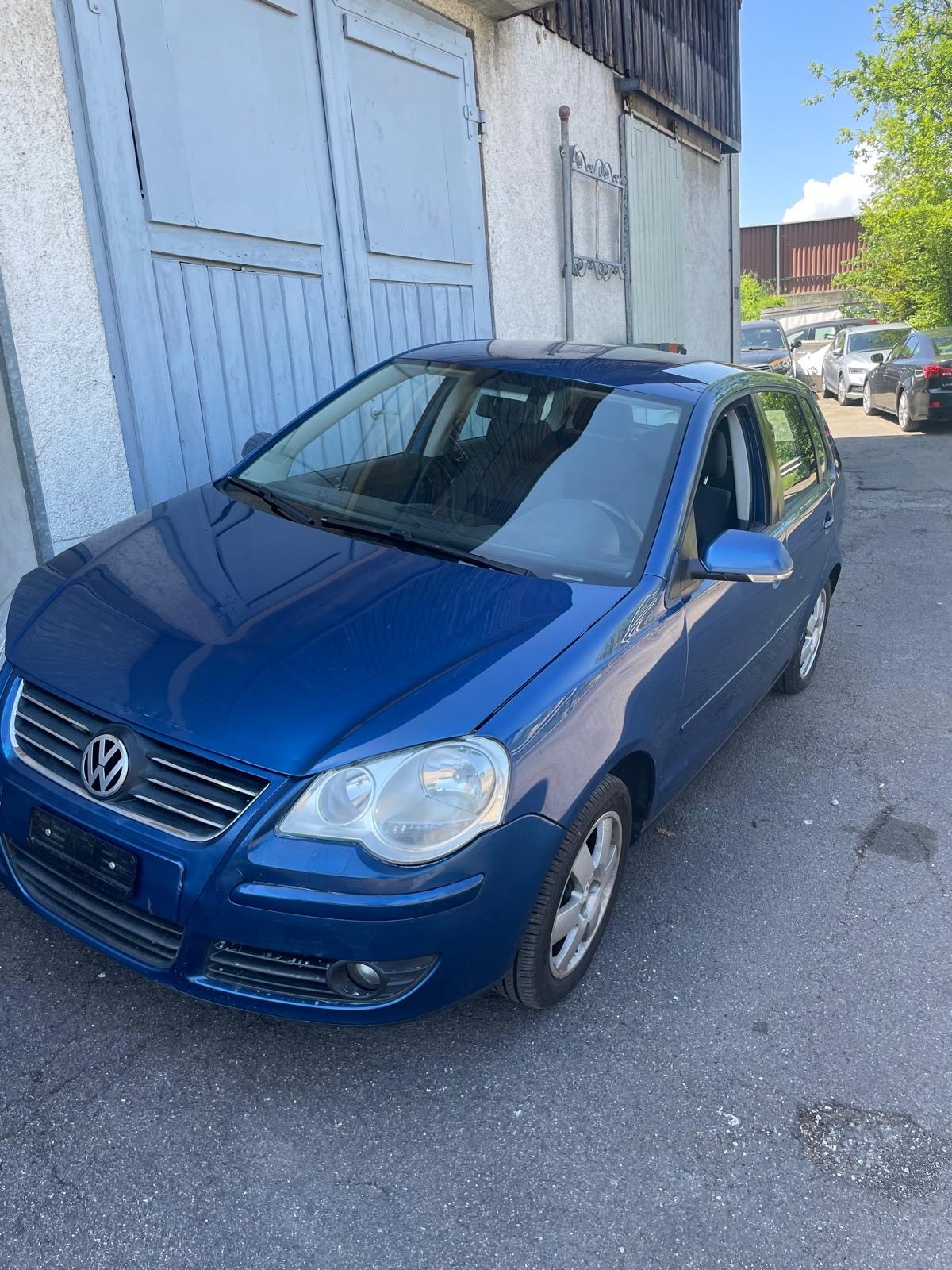 VW Polo 1.4 16V Young&Fresh Automatic-image-0