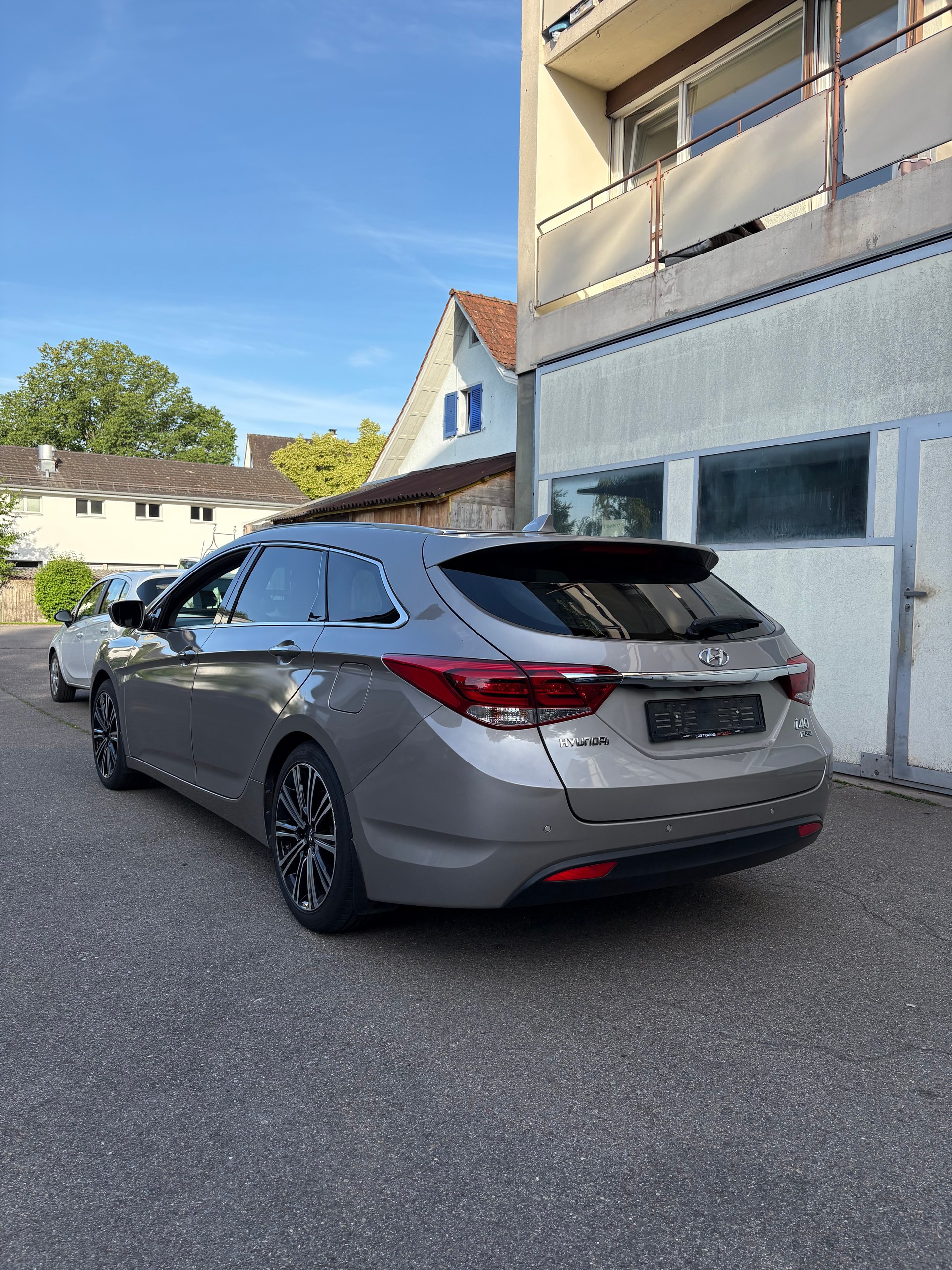 HYUNDAI i40 Wagon 1.7 CRDI Amplia Automatic-showroom-element-3