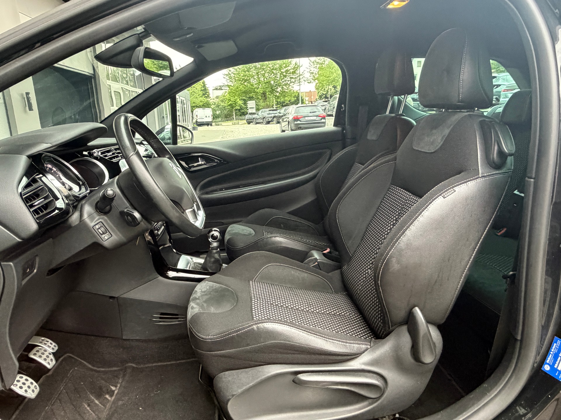DS AUTOMOBILES DS3 1.6 VTi SO Chic-image-8