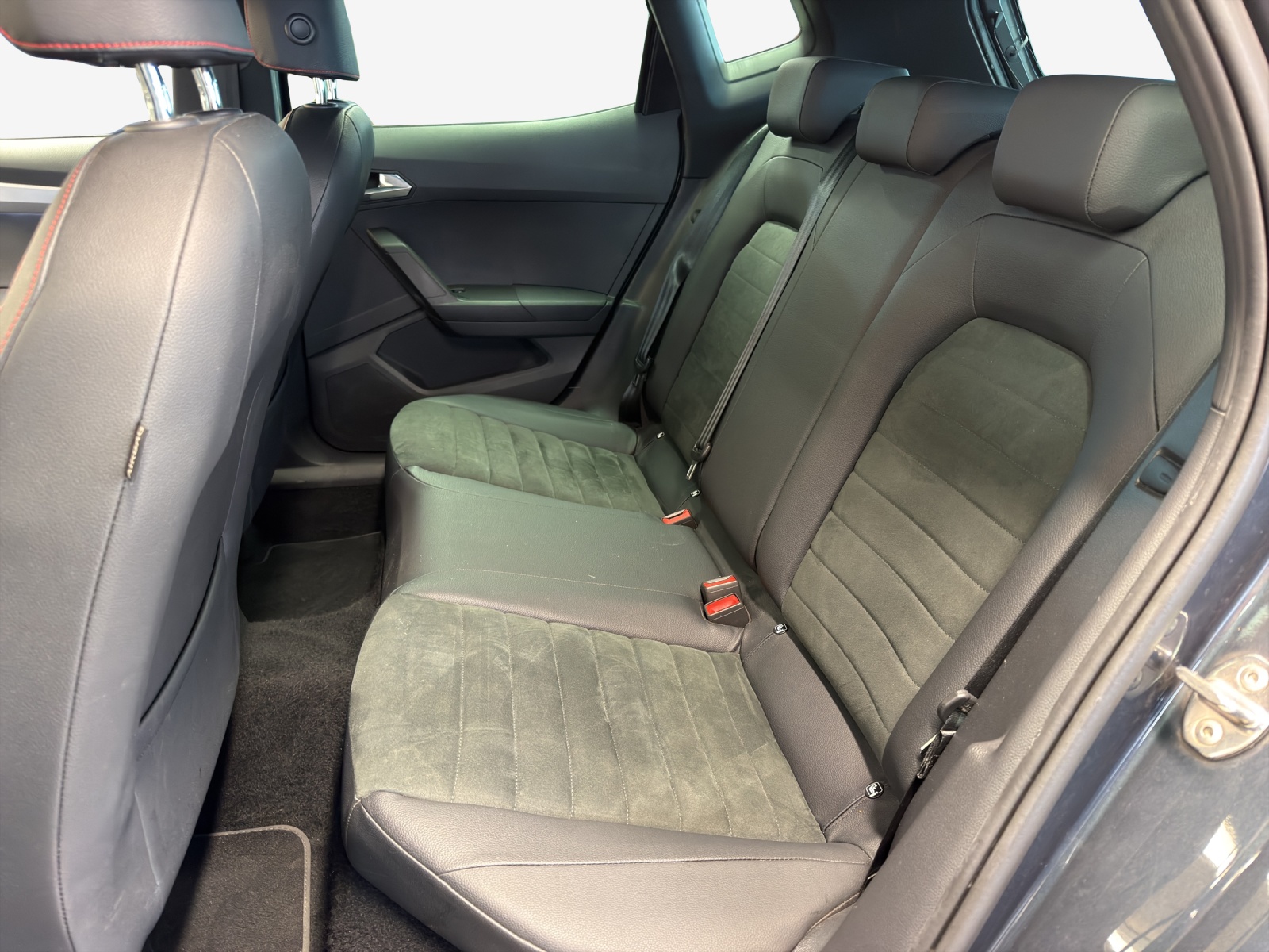 SEAT Arona 1.0 TSI Eco FR DSG-image-11