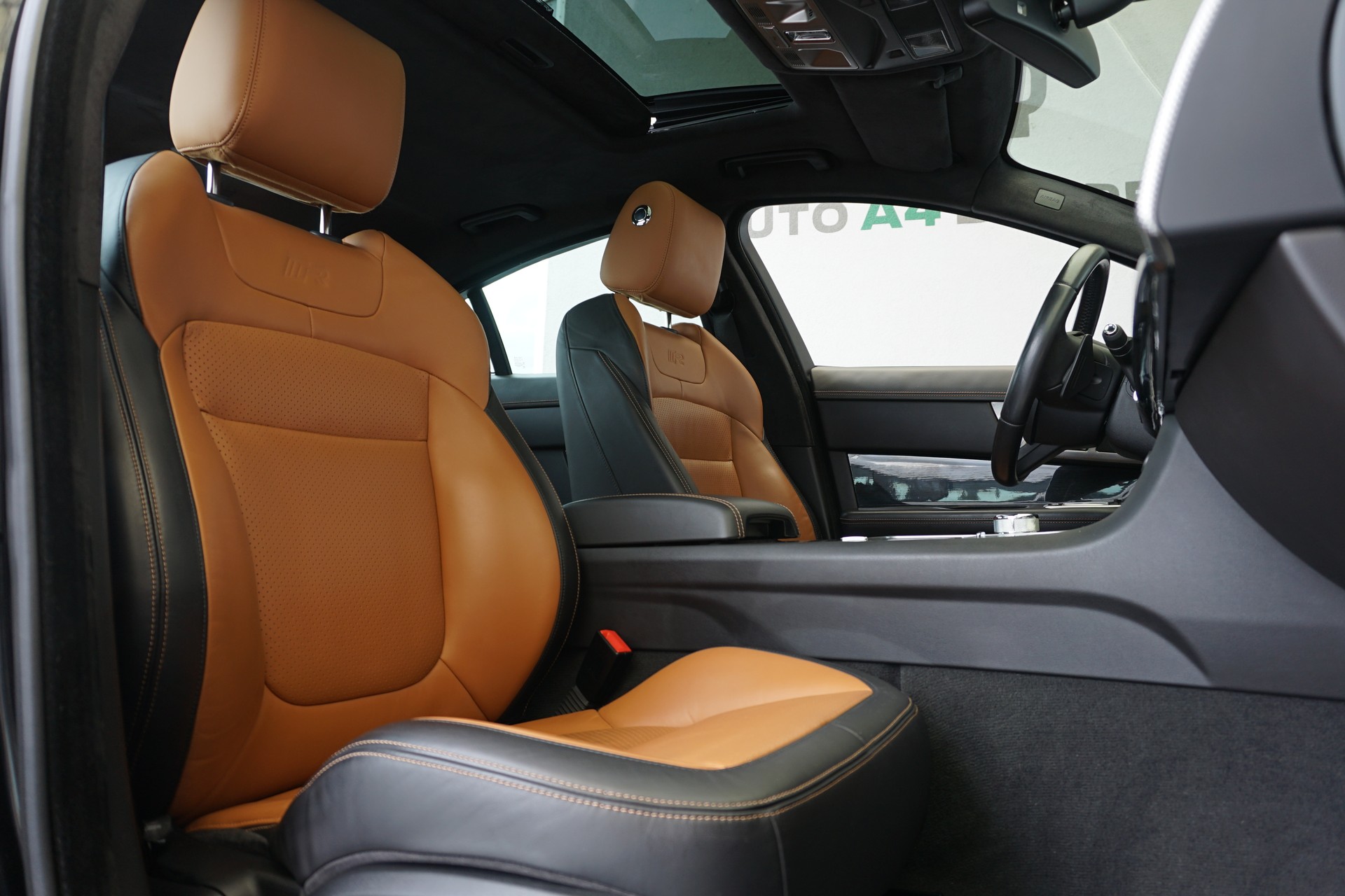 JAGUAR XF 5.0 V8 S/C XFR-image-17