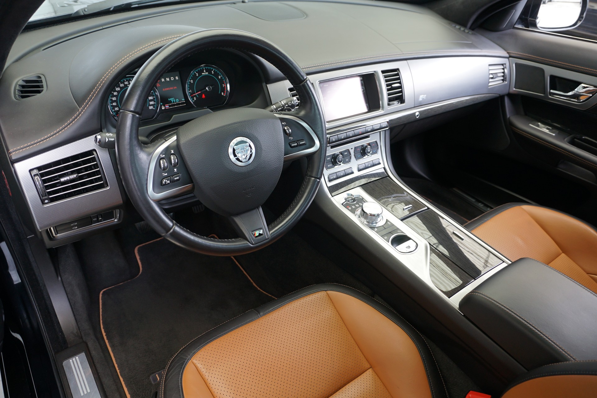 JAGUAR XF 5.0 V8 S/C XFR-image-14