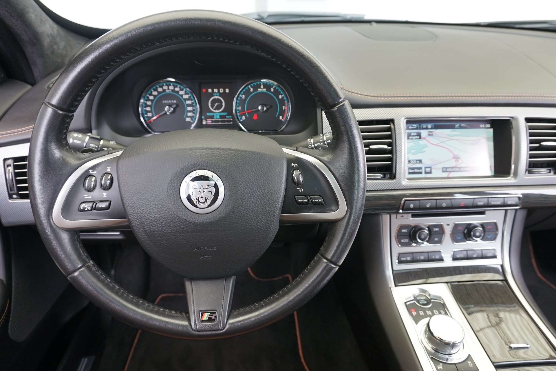 JAGUAR XF 5.0 V8 S/C XFR-image-13