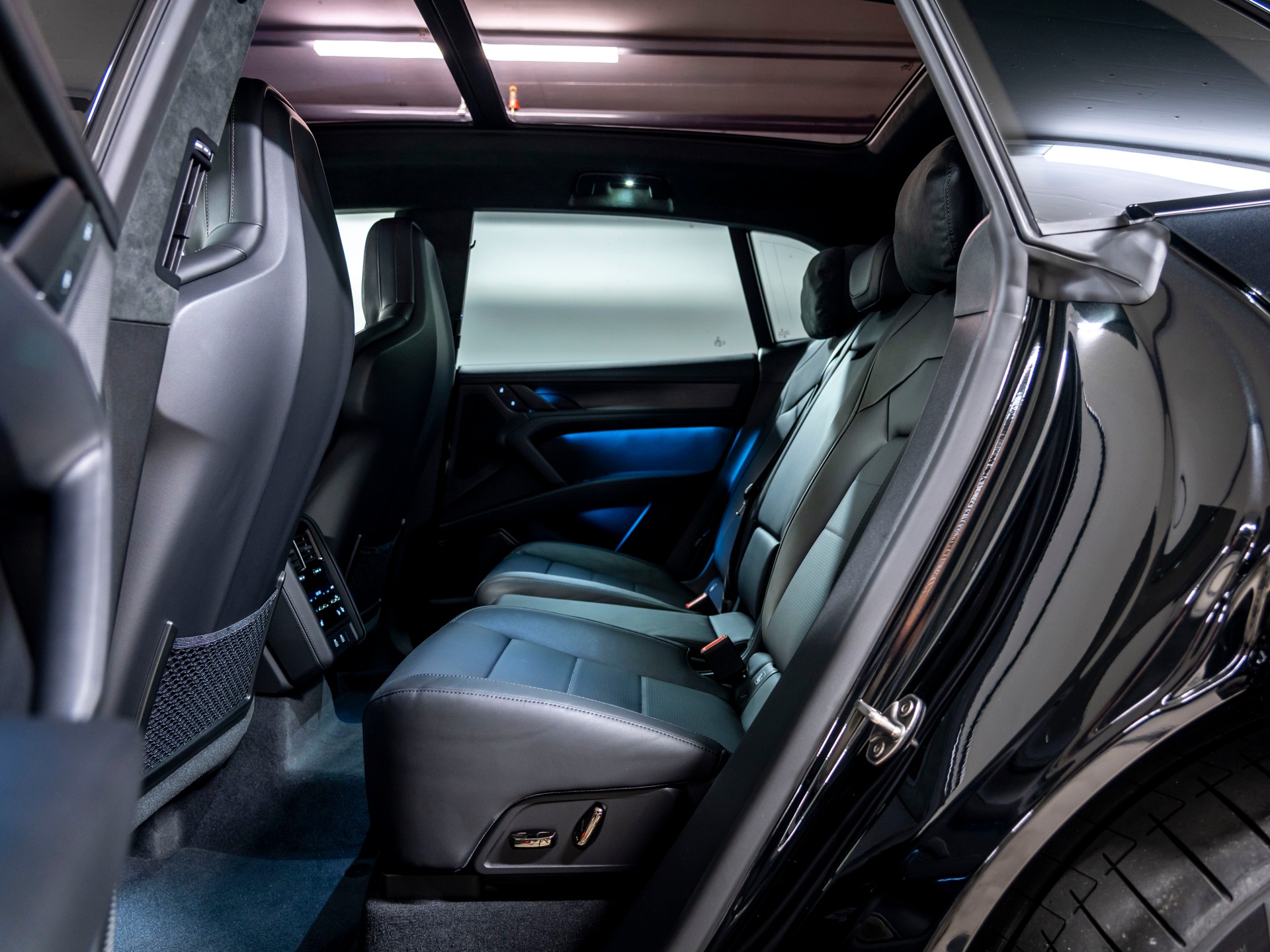 PORSCHE Cayenne Turbo Electric 113 kWh-image-22