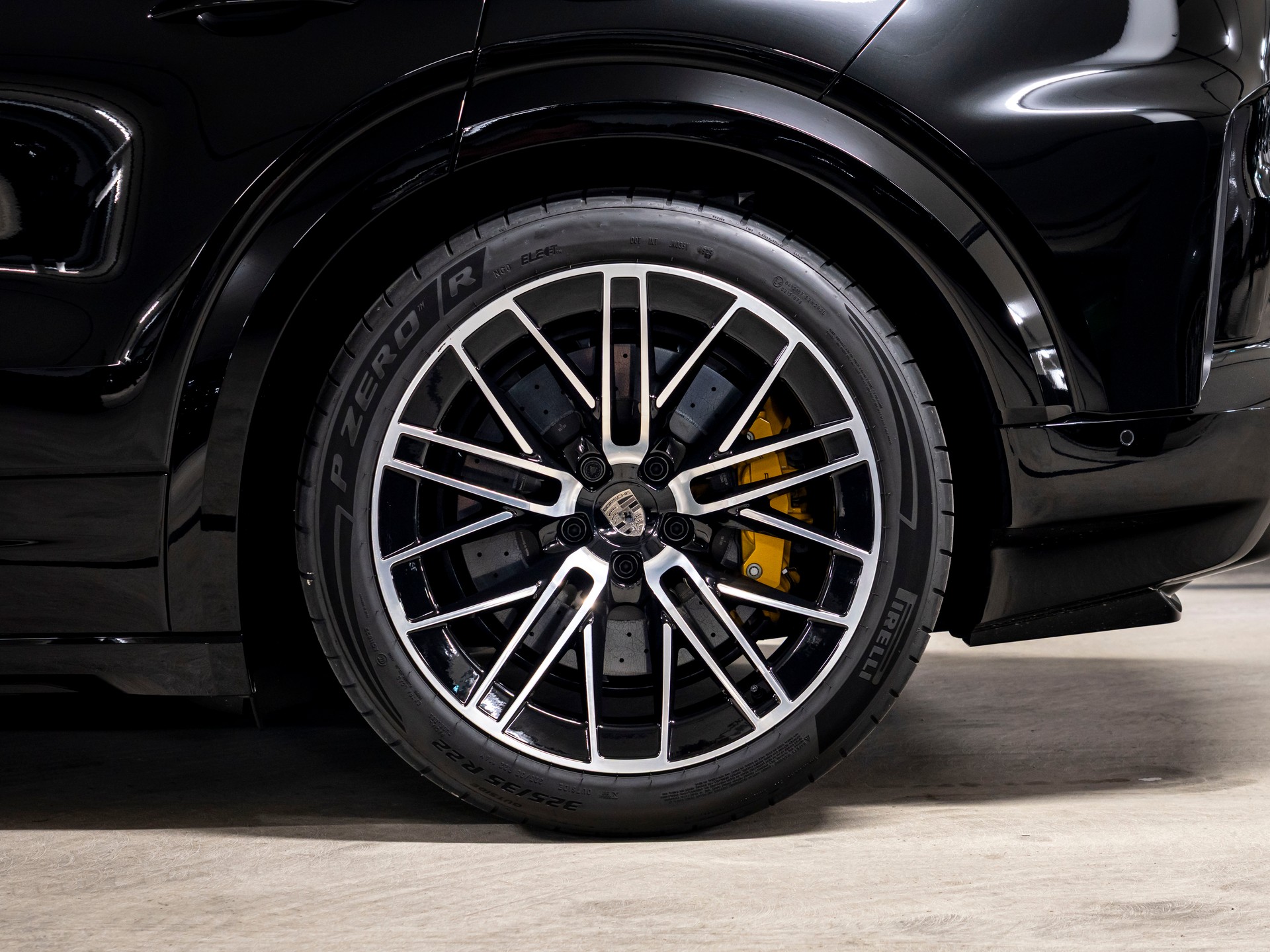 PORSCHE Cayenne Turbo Electric 113 kWh-image-8