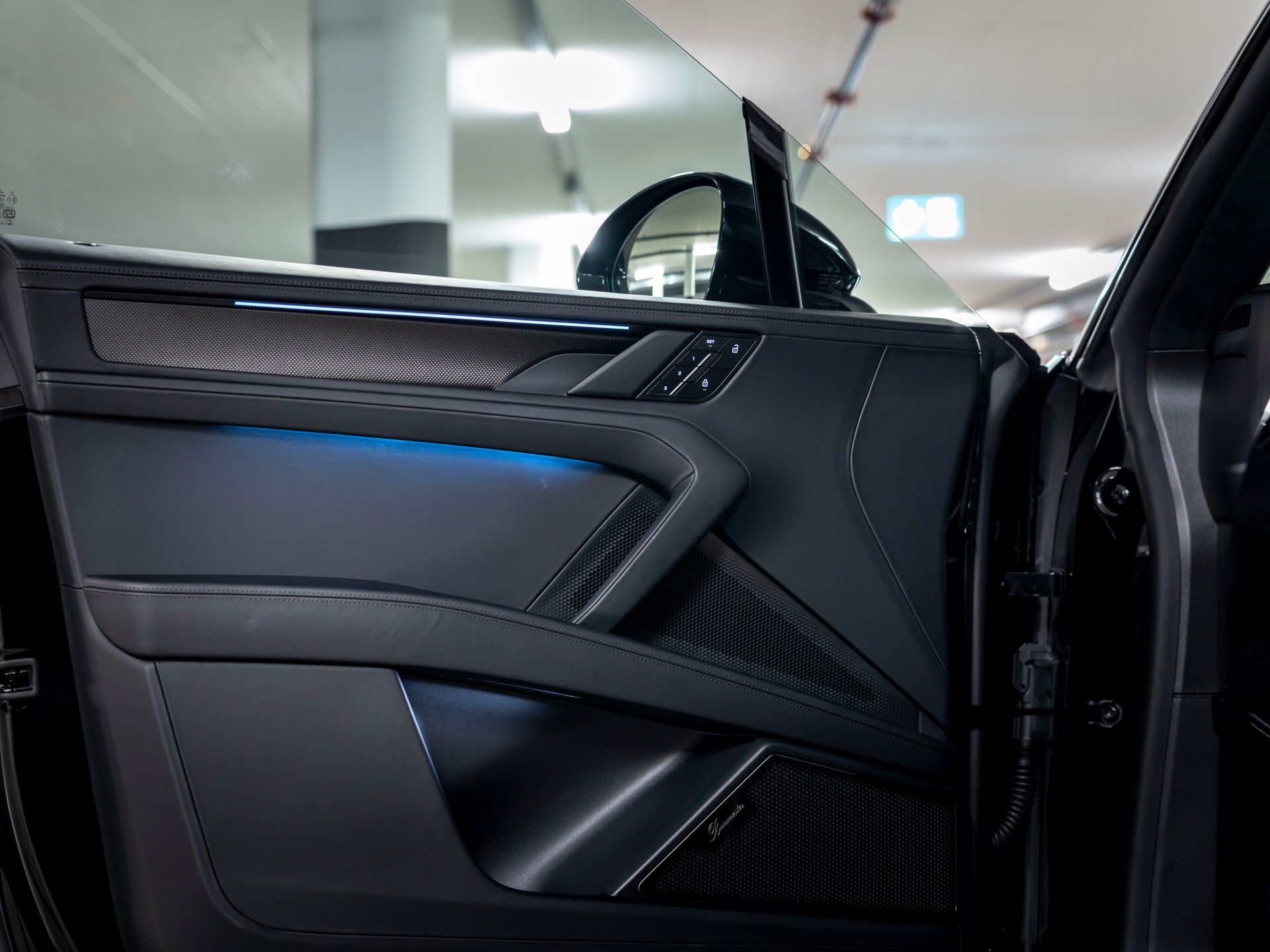 PORSCHE Cayenne Turbo Electric 113 kWh-image-21
