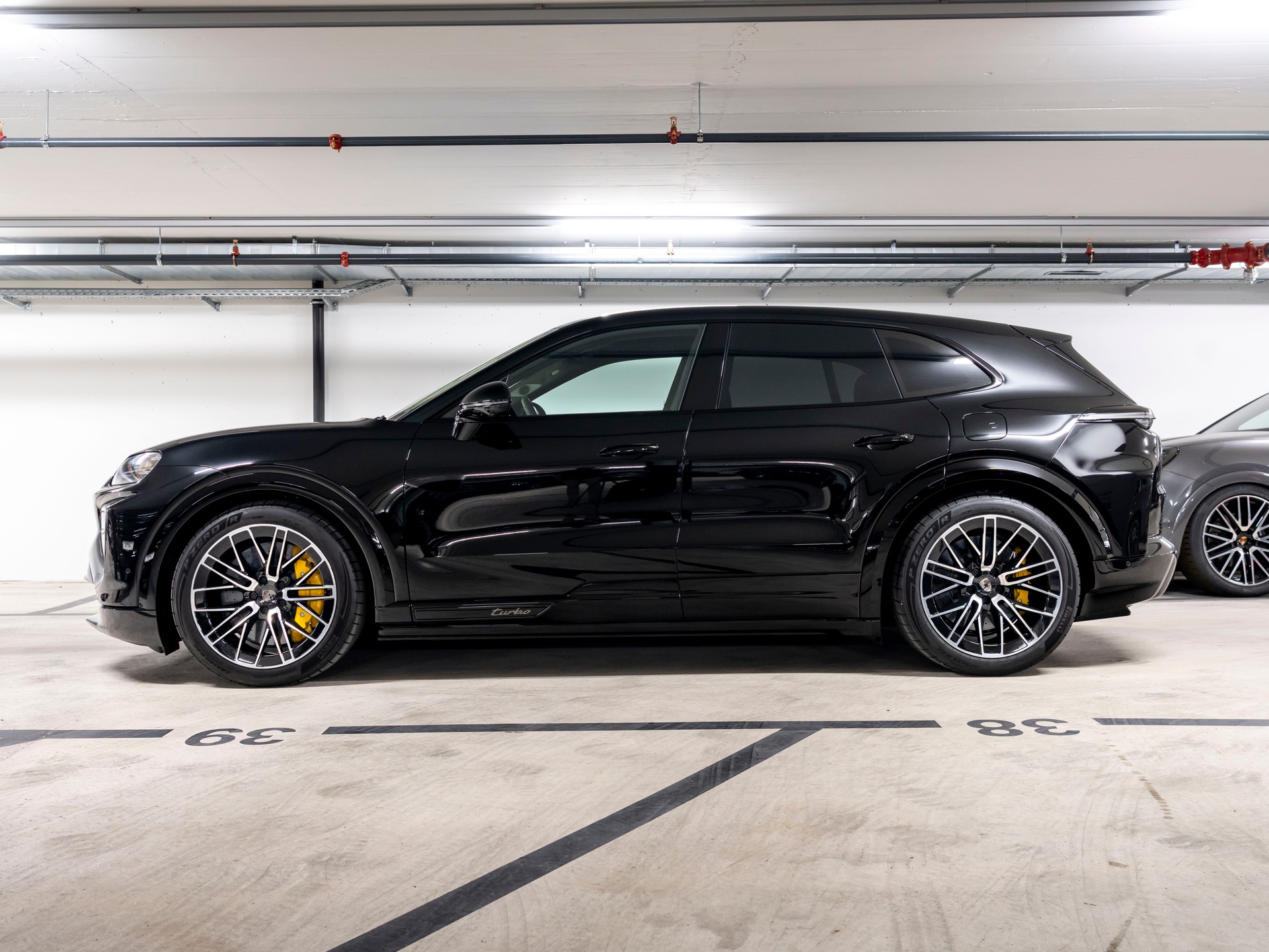 PORSCHE Cayenne Turbo Electric 113 kWh-image-1
