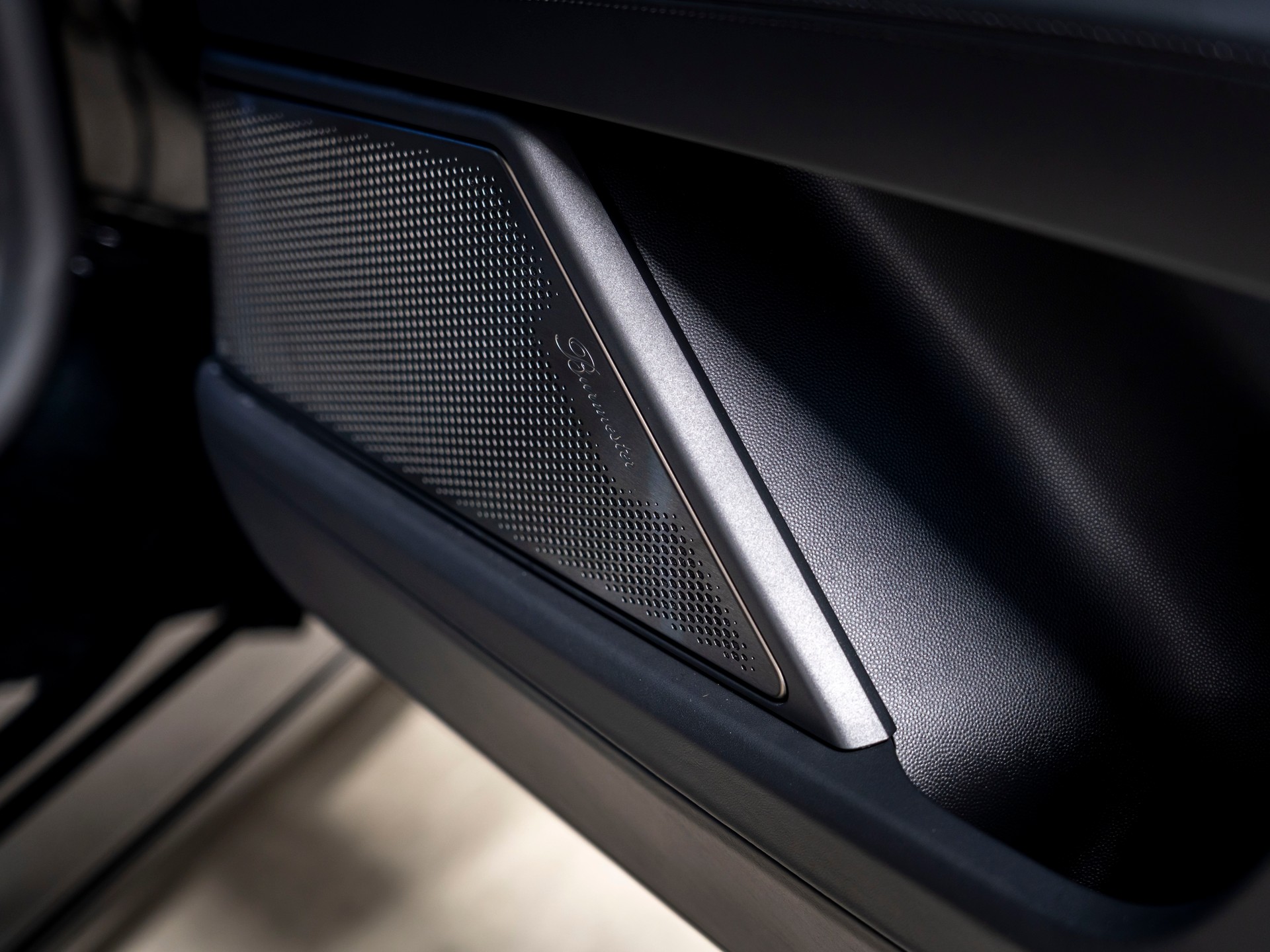 PORSCHE Cayenne Turbo Electric 113 kWh-image-26