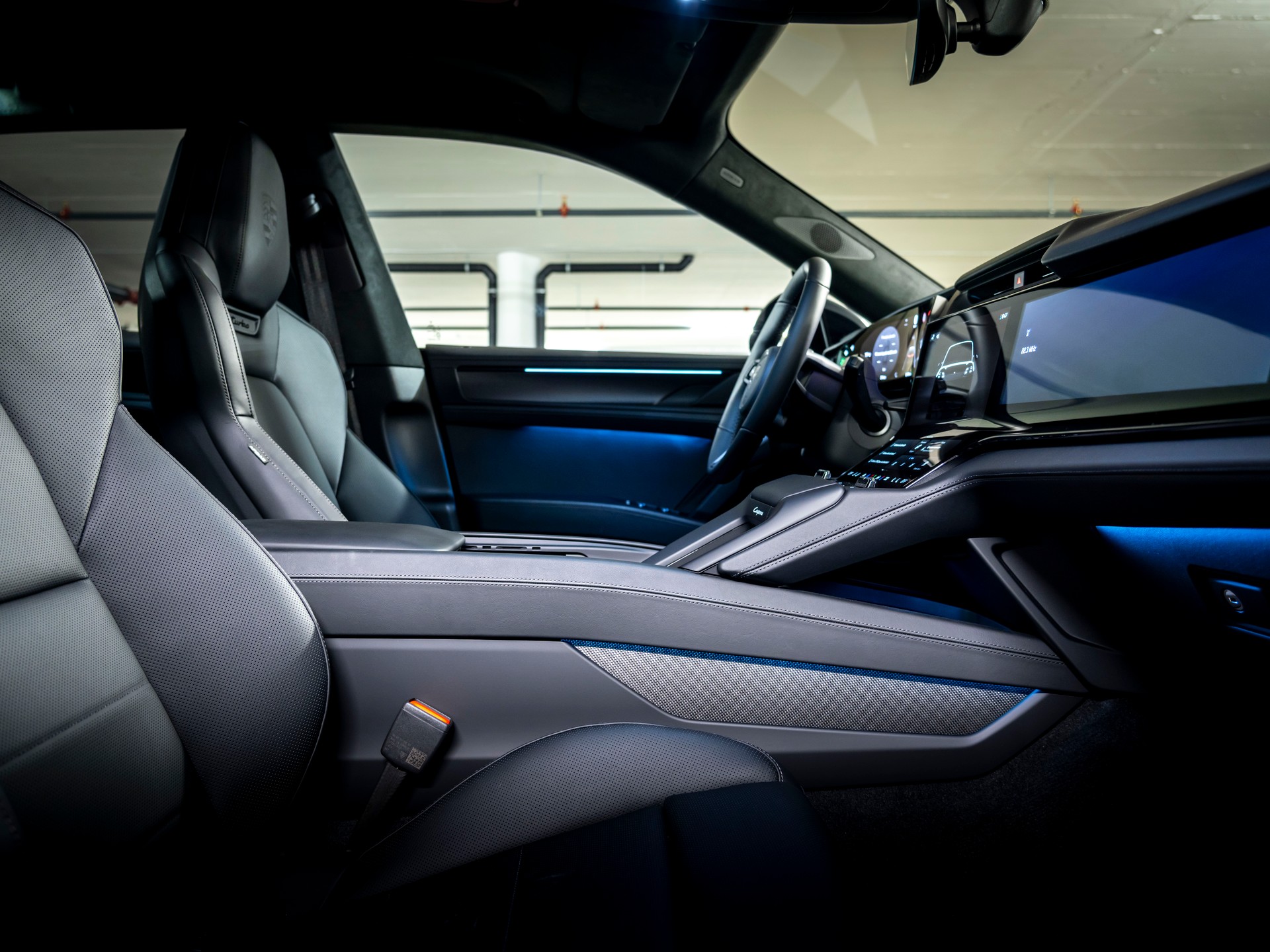 PORSCHE Cayenne Turbo Electric 113 kWh-image-14
