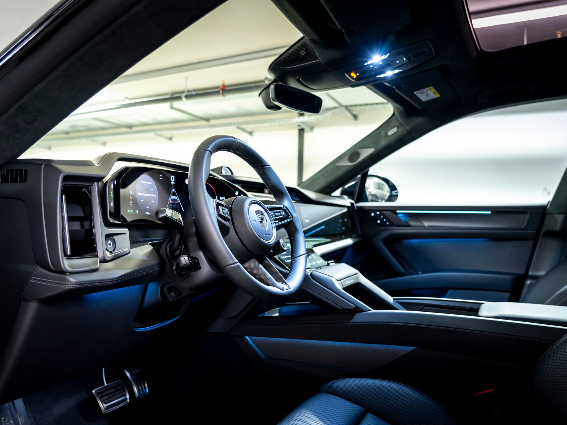 PORSCHE Cayenne Turbo Electric 113 kWh-image-9