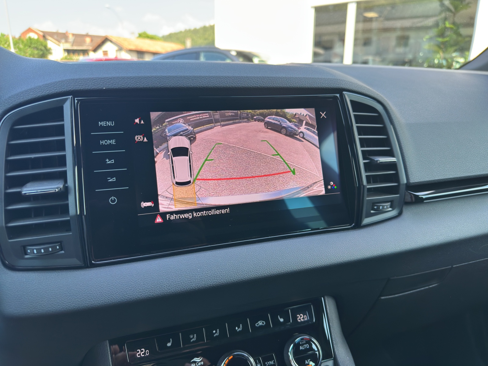 SKODA Karoq 1.5 TSI ACT SportLine DSG-image-14