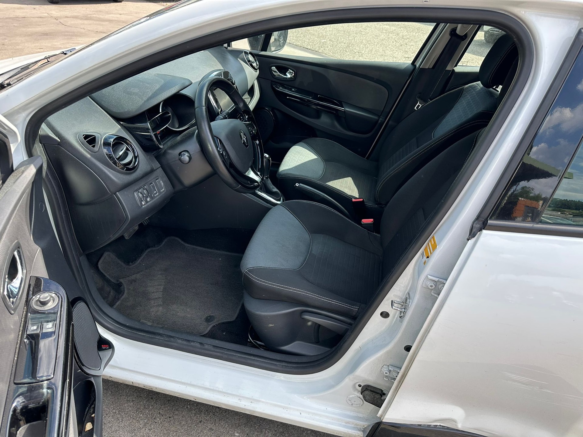 RENAULT Clio 1.5 dCi Expression EDC-image-2