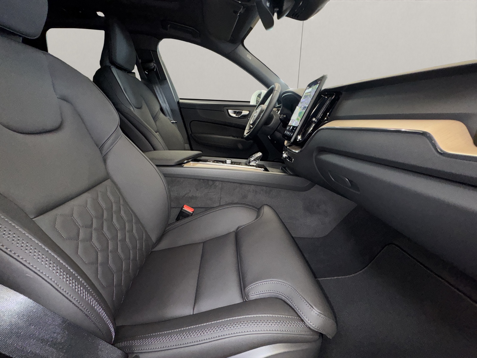 VOLVO XC60 2.0 T6 TE Plus Bright eAWD-image-11