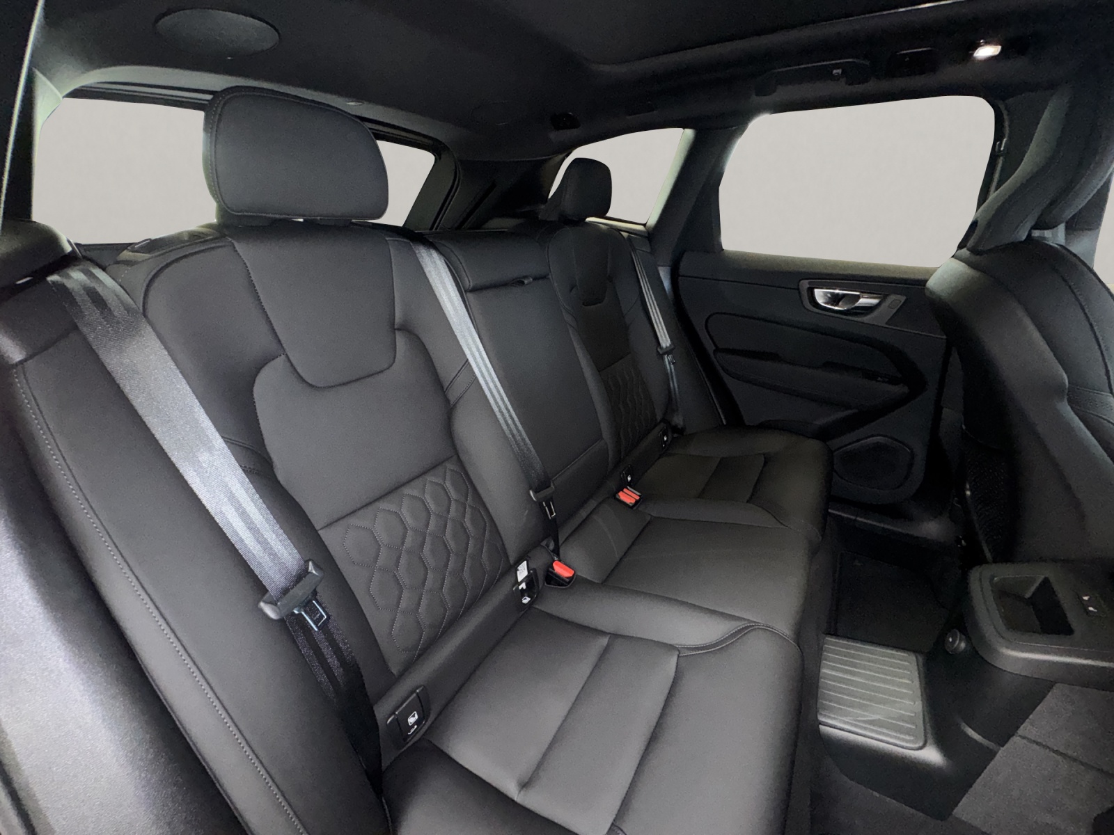 VOLVO XC60 2.0 T6 TE Plus Bright eAWD-image-9