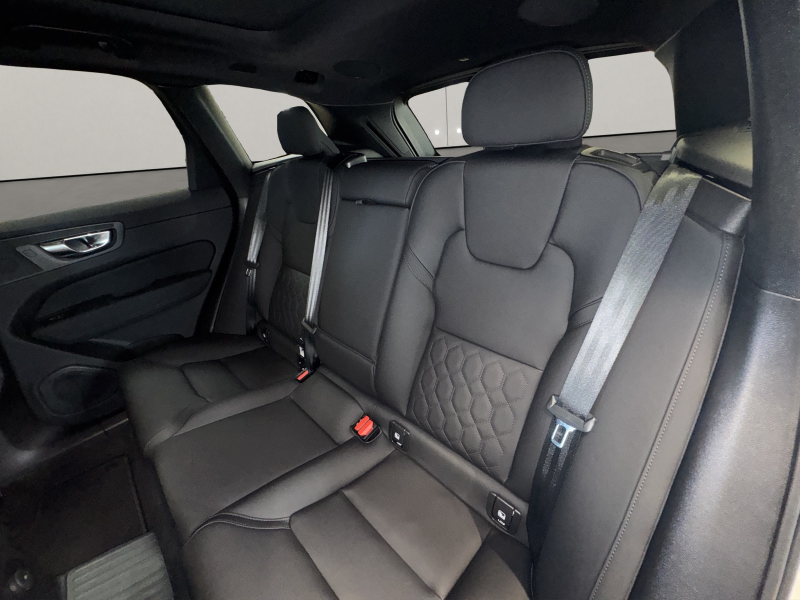 VOLVO XC60 2.0 T6 TE Plus Bright eAWD-image-8