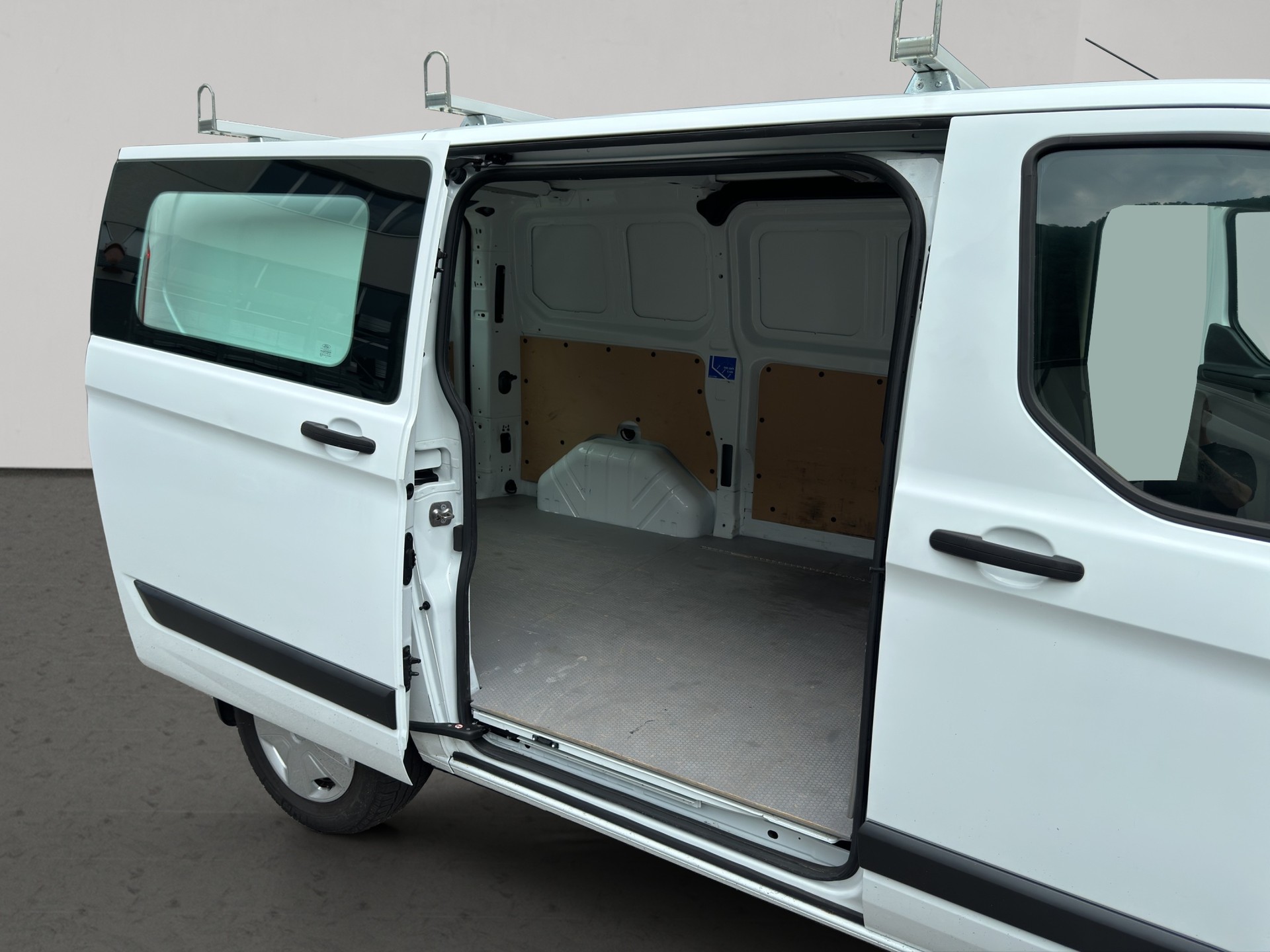FORD Transit Custom Van 320 L1H1 Ambiente-image-13