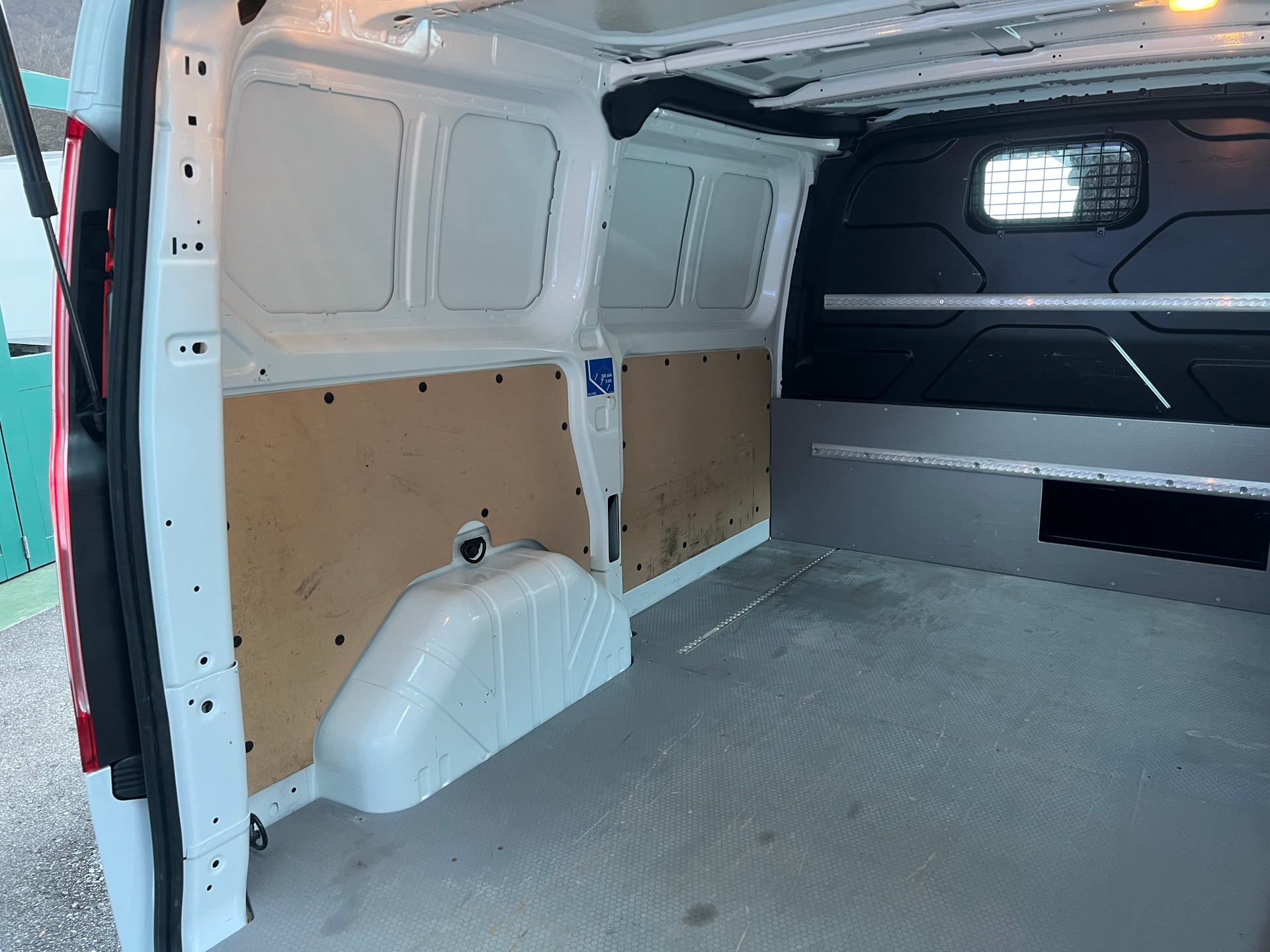 FORD Transit Custom Van 320 L1H1 Ambiente-image-14