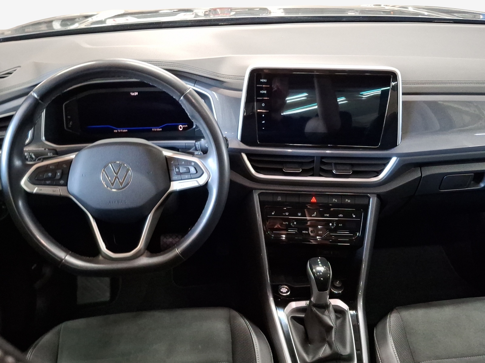 VW T-Roc 2.0 TSI Style DSG 4Motion-image-8