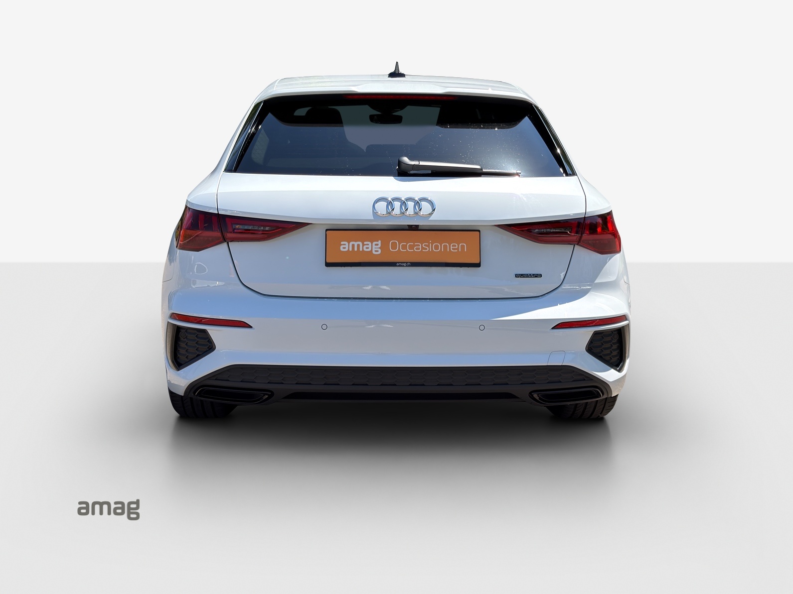 AUDI A3 Sportback 40 TFSI S line quattro S-tronic-image-3