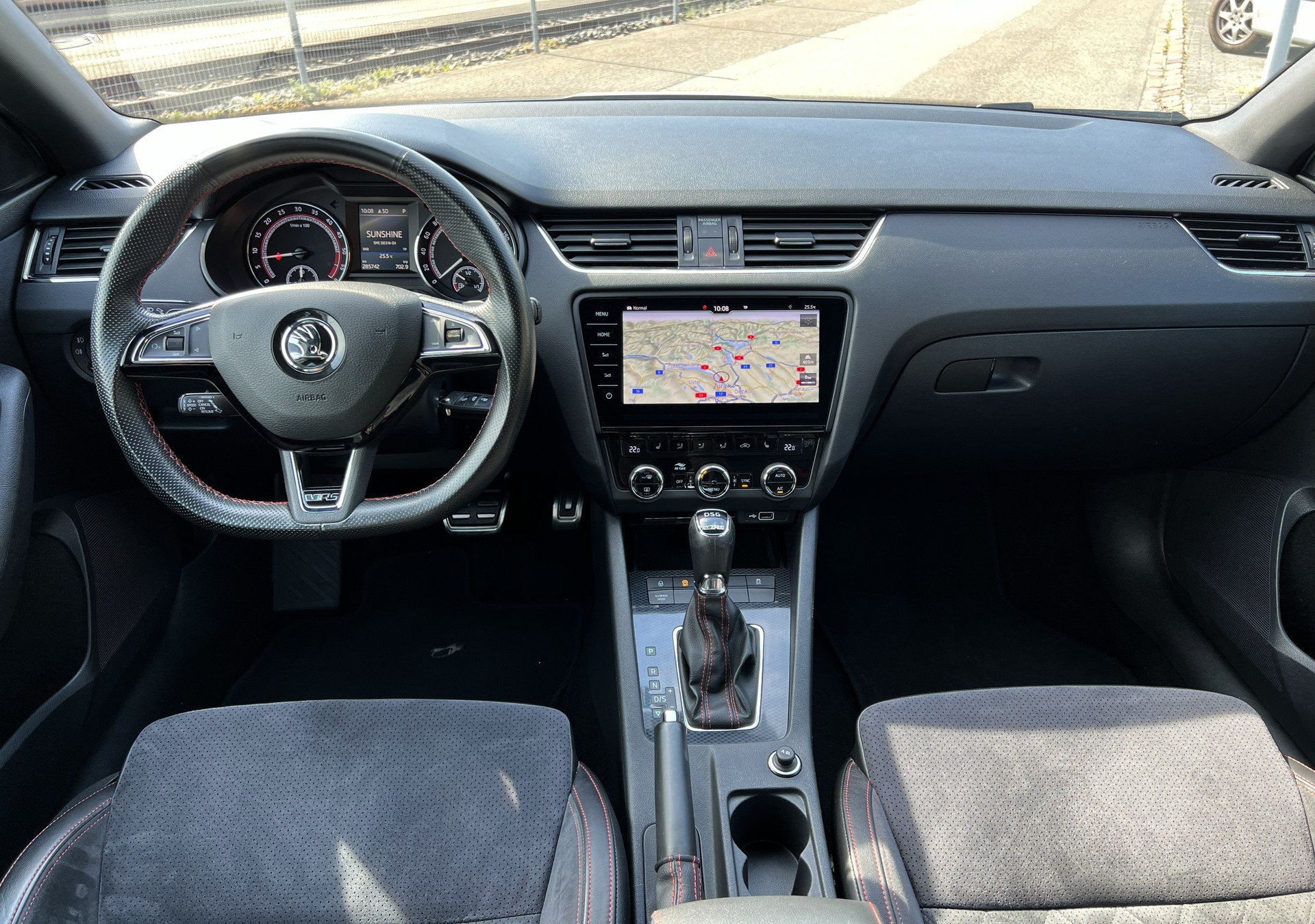 SKODA Octavia Combi 2.0 TDI RS 4x4 DSG-image-24