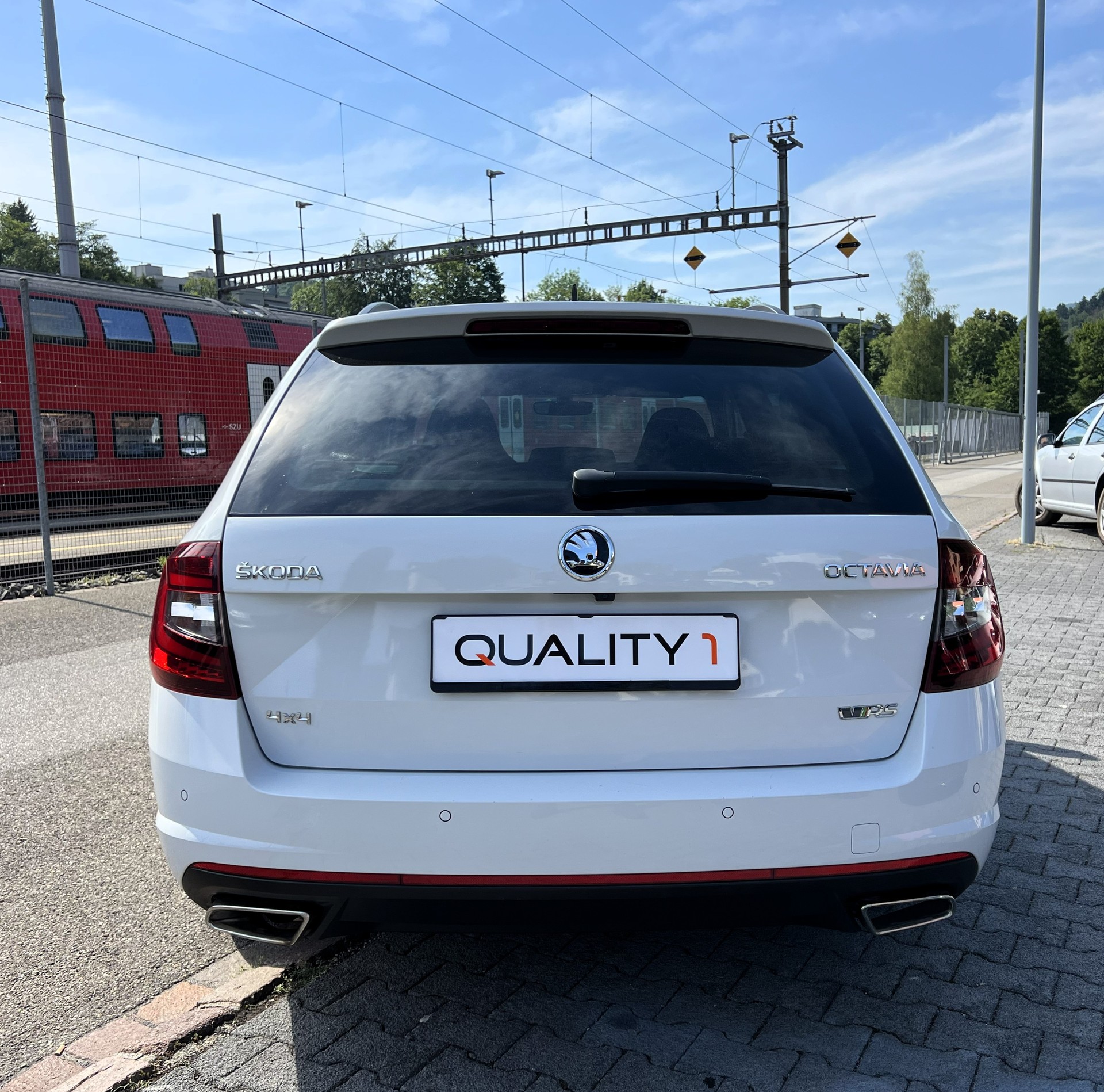 SKODA Octavia Combi 2.0 TDI RS 4x4 DSG-image-3