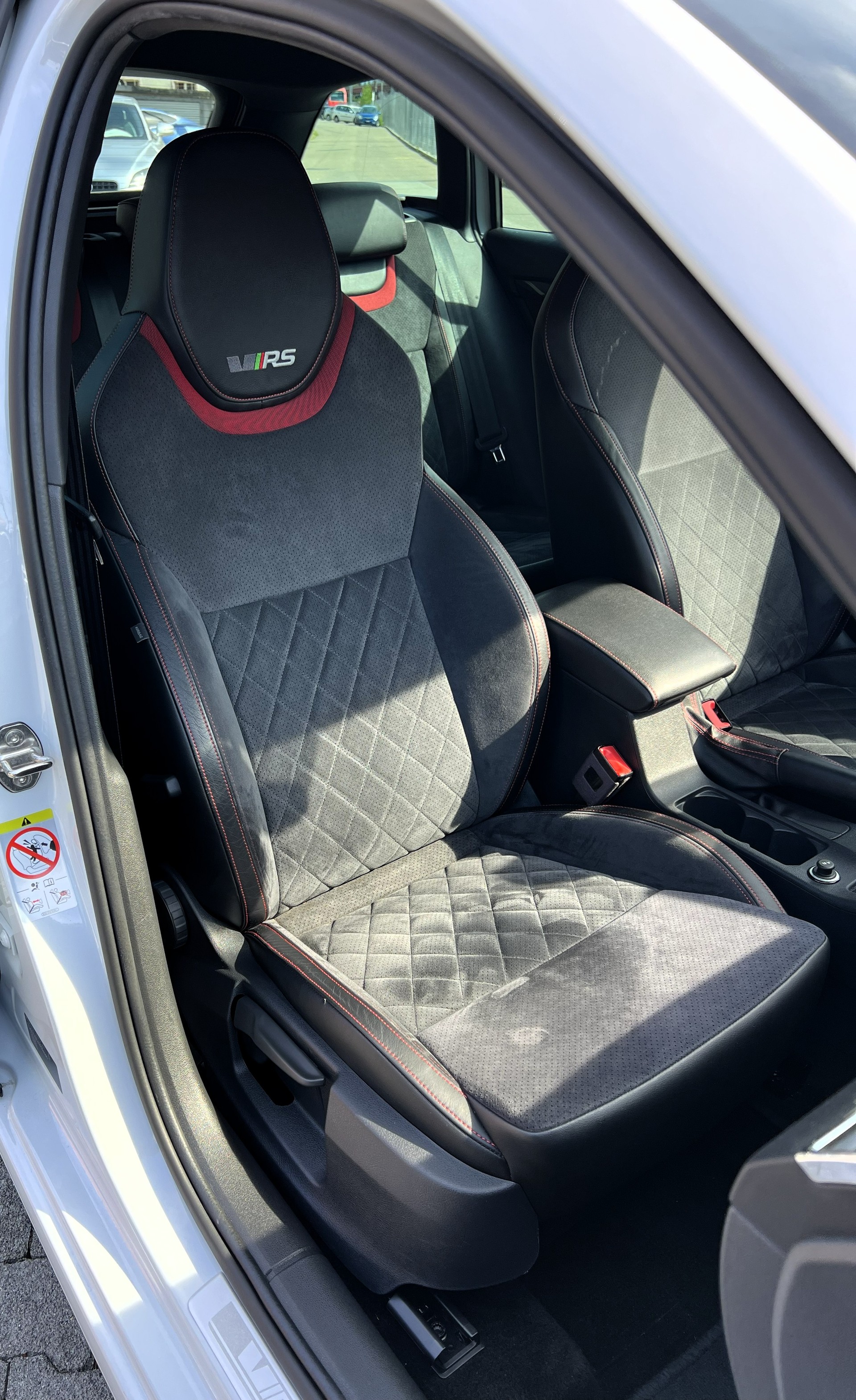 SKODA Octavia Combi 2.0 TDI RS 4x4 DSG-image-15