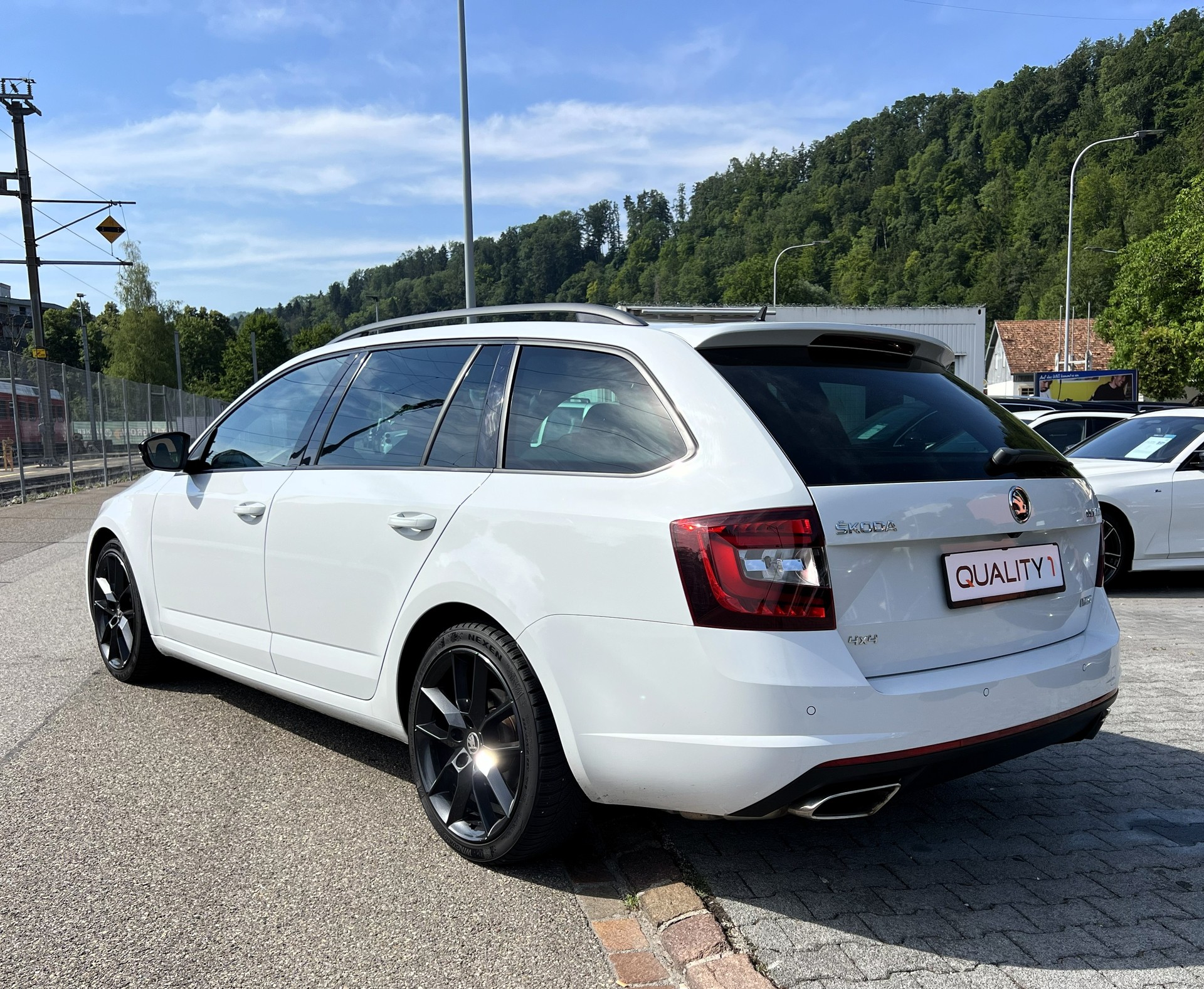 SKODA Octavia Combi 2.0 TDI RS 4x4 DSG-image-2
