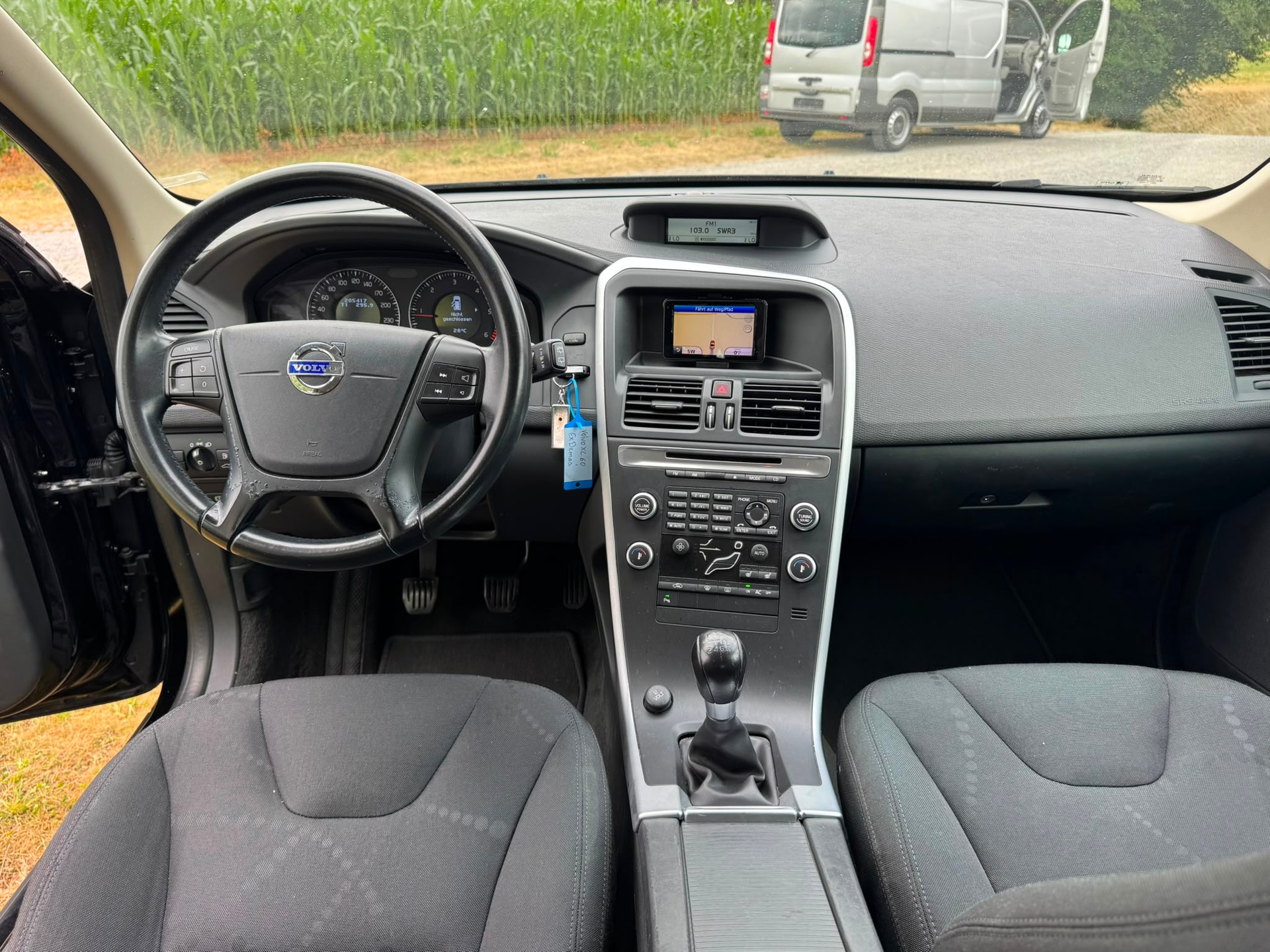 VOLVO XC60 DRIVe Kinetic-image-9