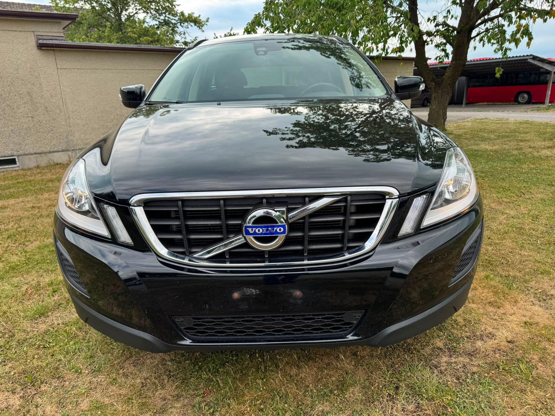 VOLVO XC60 DRIVe Kinetic-image-1