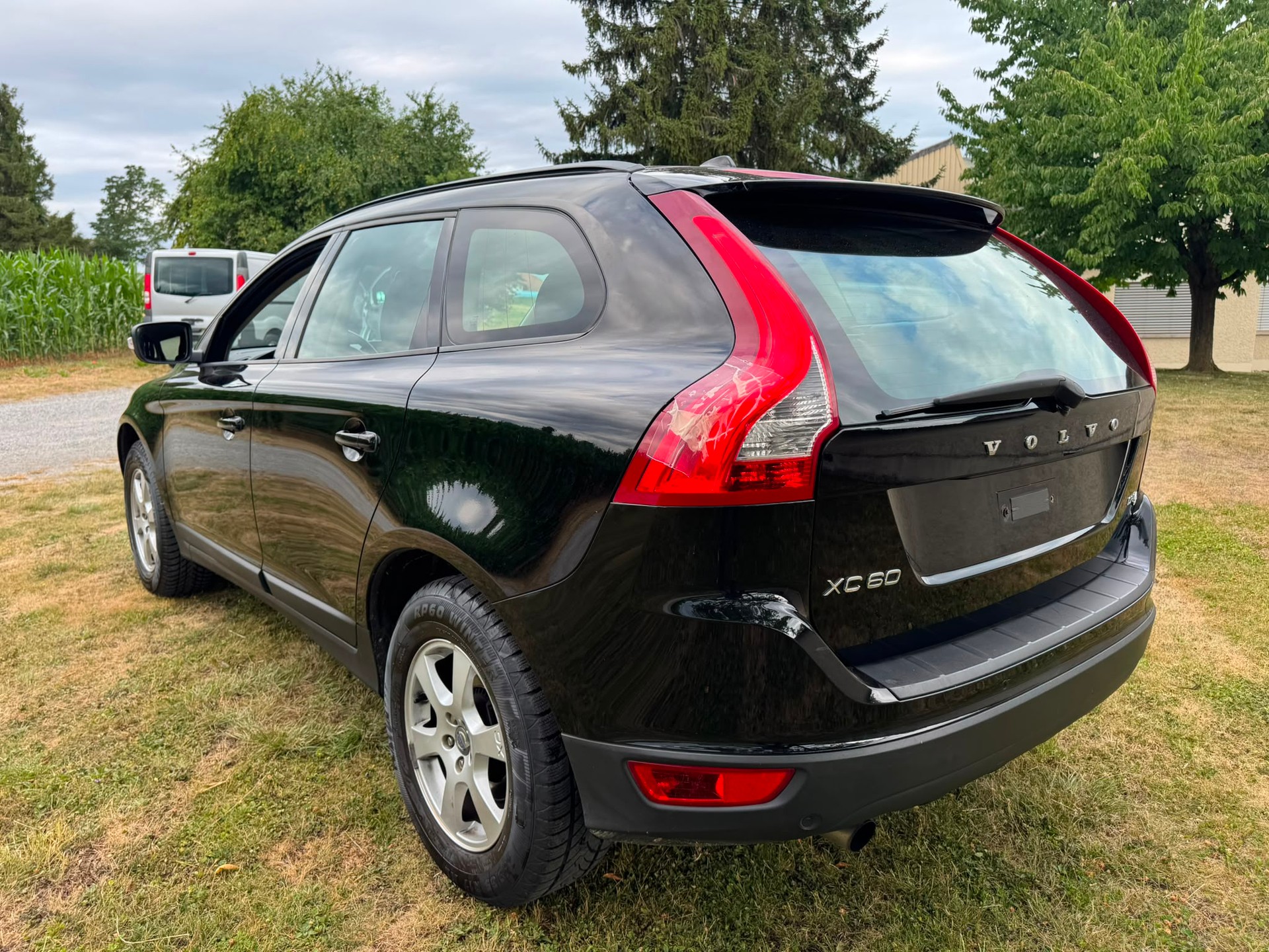 VOLVO XC60 DRIVe Kinetic-image-5