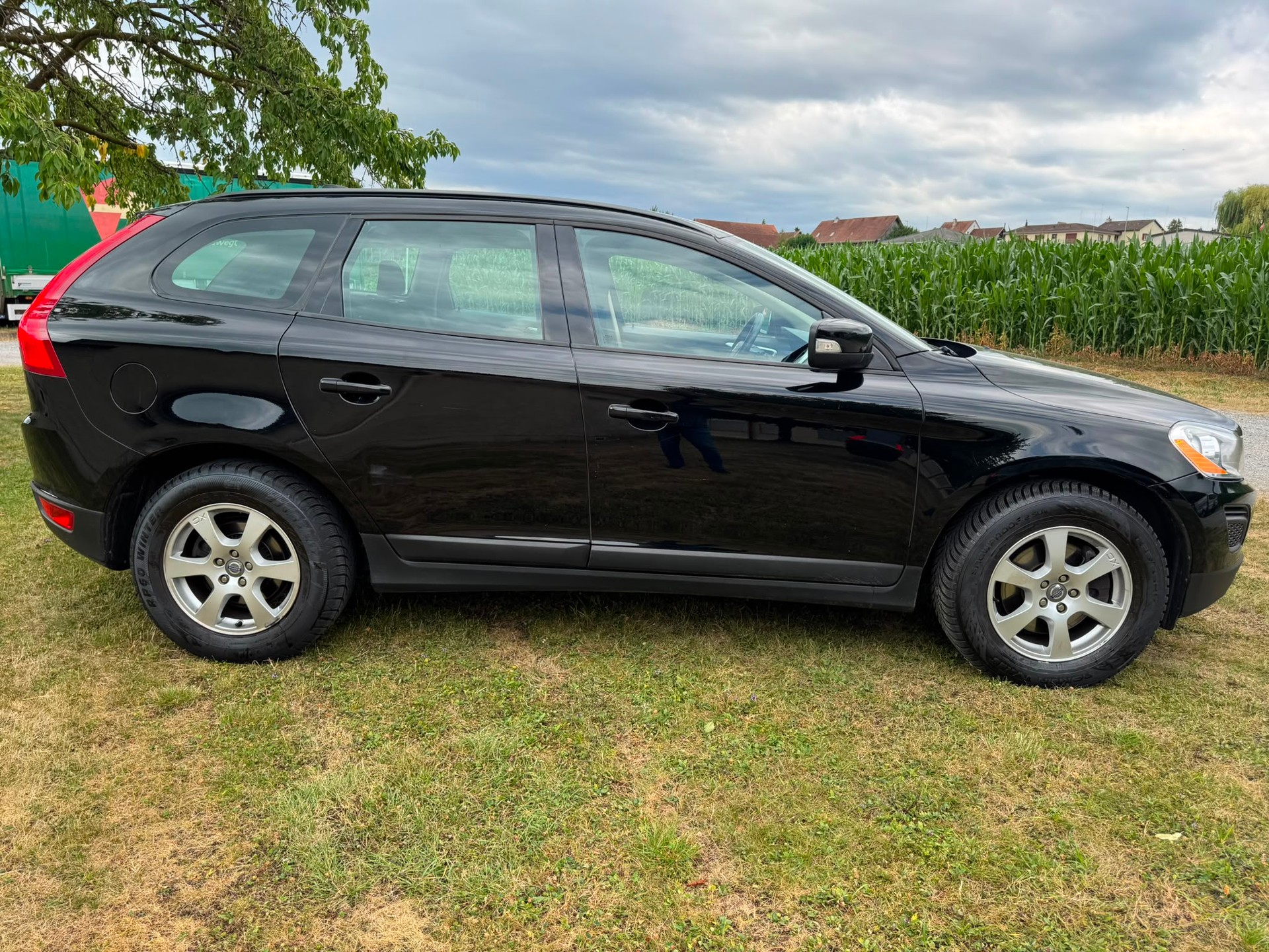 VOLVO XC60 DRIVe Kinetic-image-4
