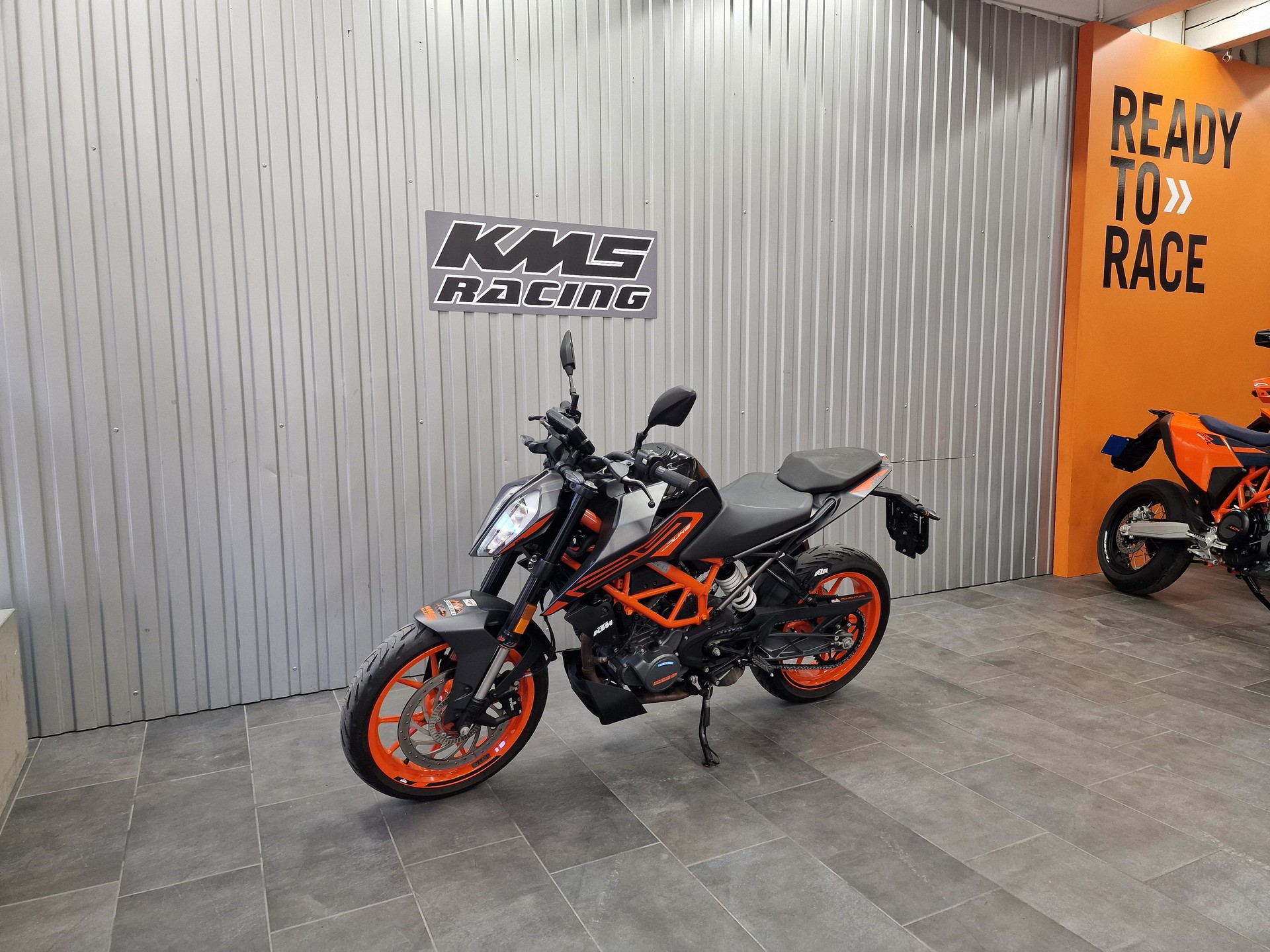 KTM 125 Duke ABS-image-4