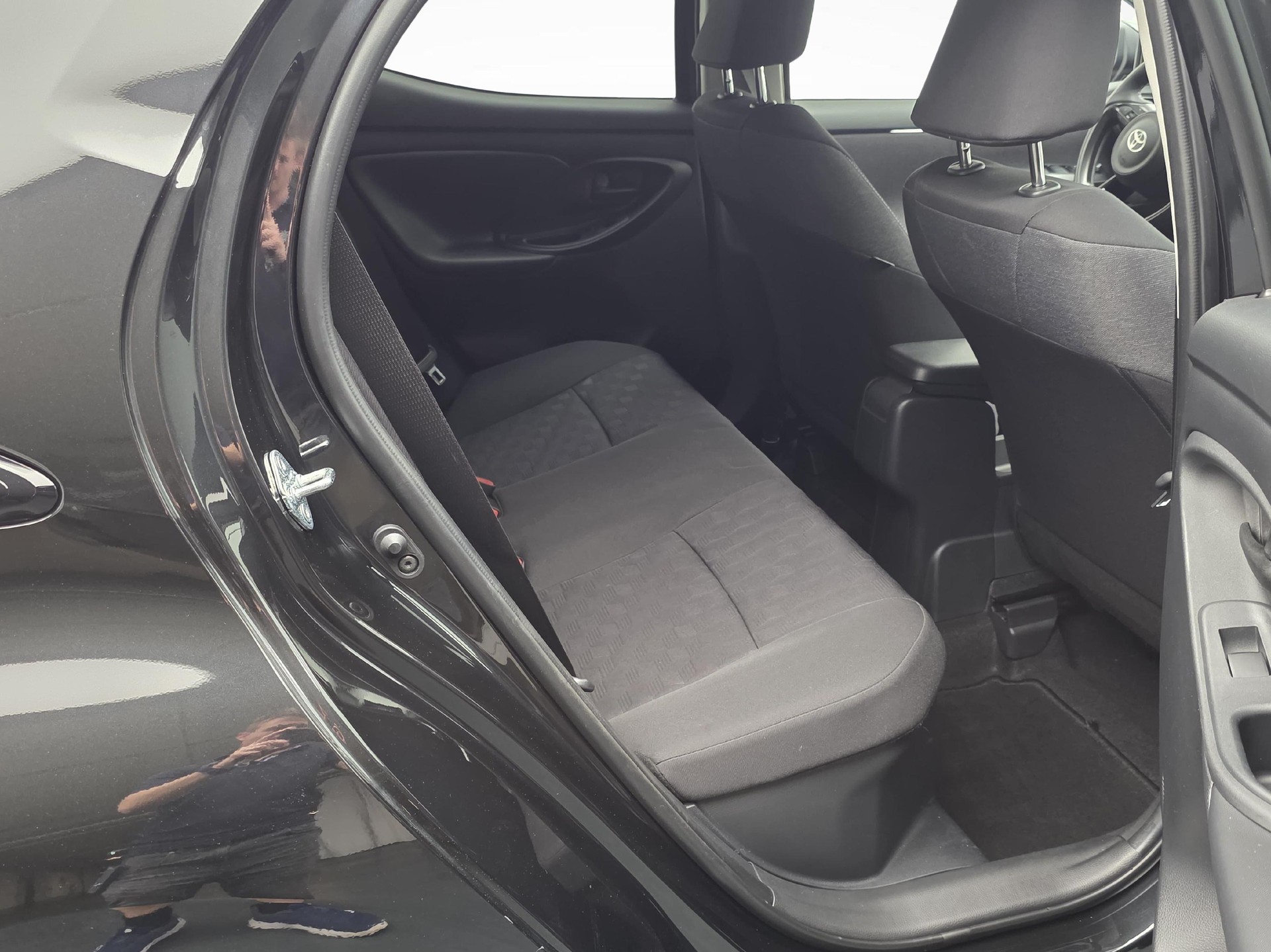 TOYOTA Yaris 1.5 VVT-i HSD Trend-image-10