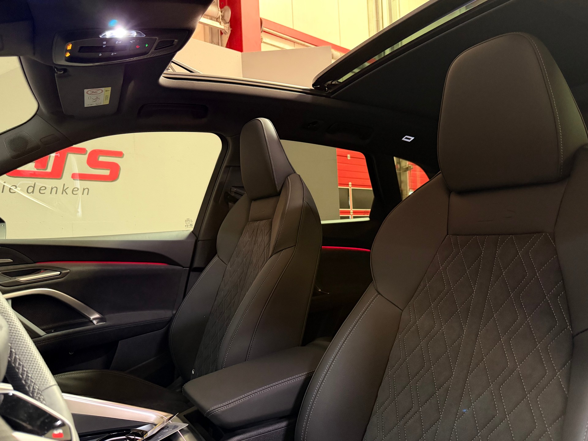 AUDI SQ5 TFSI quattro S-tronic-image-21