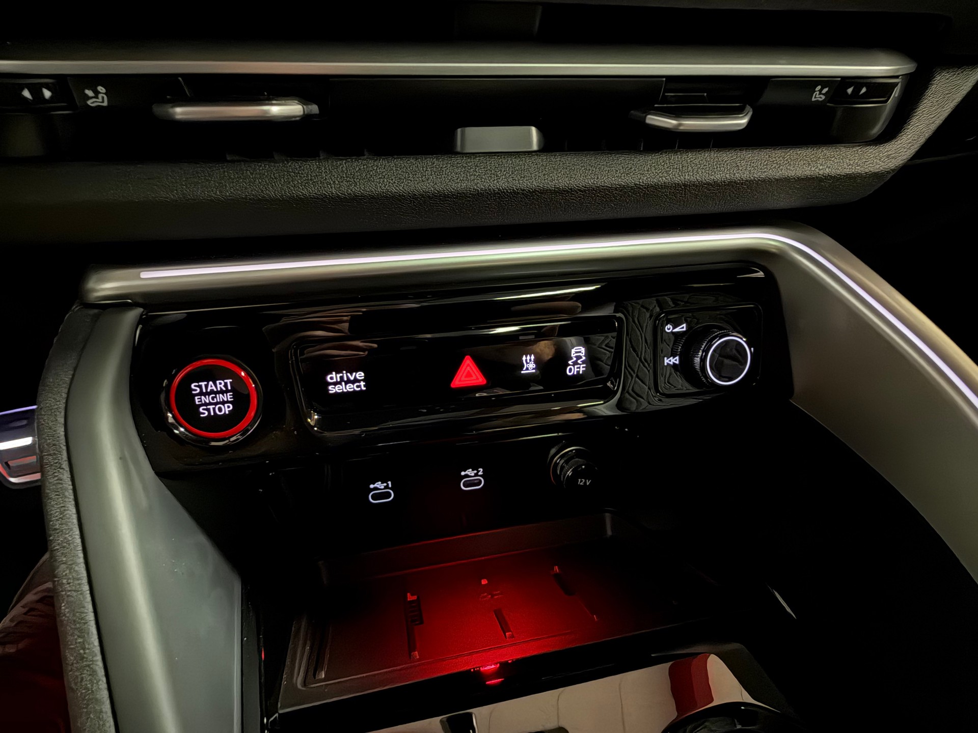 AUDI SQ5 TFSI quattro S-tronic-image-38