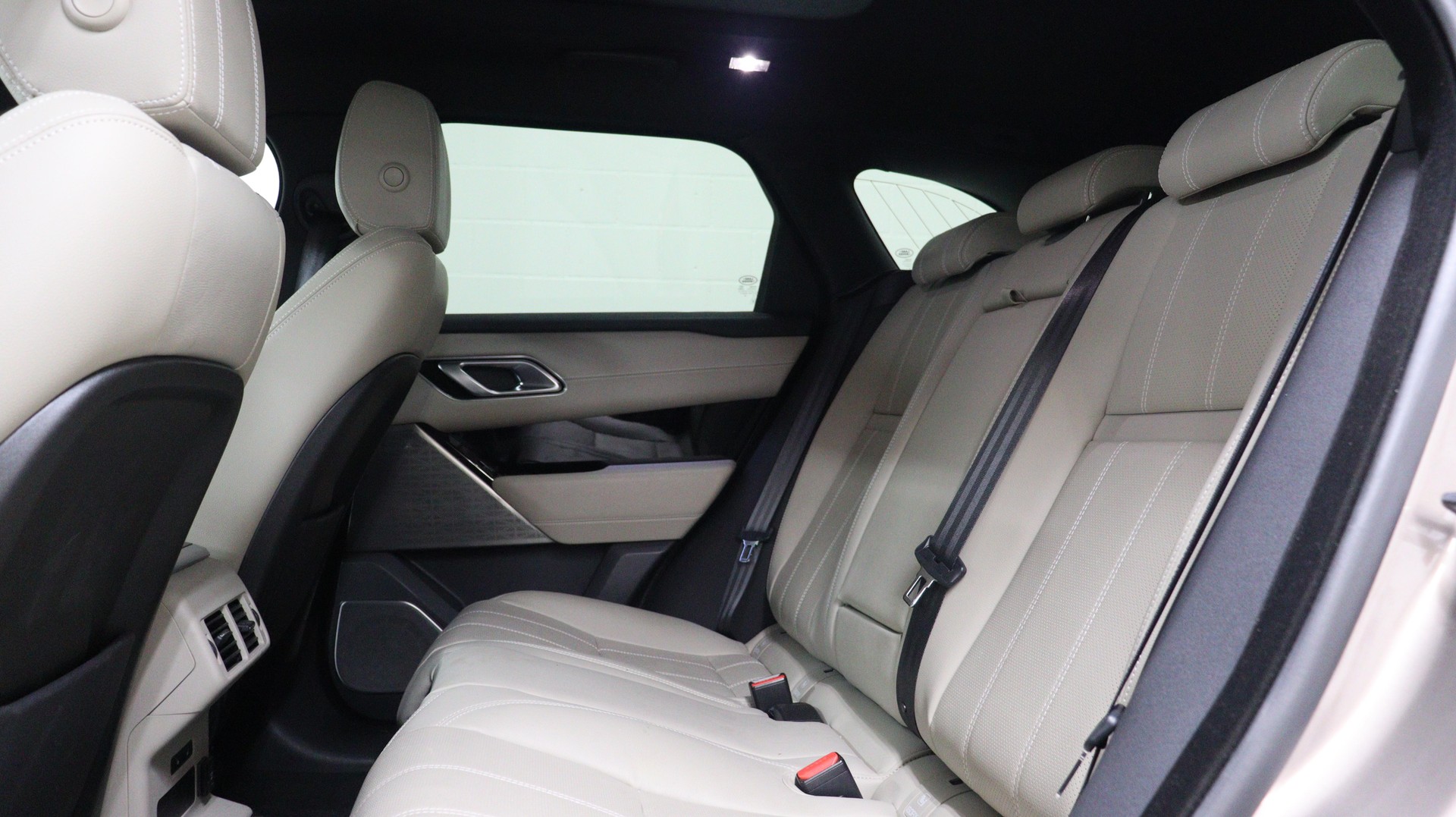 LAND ROVER Range Rover Velar 2.0 T R-Dynamic SE-image-3