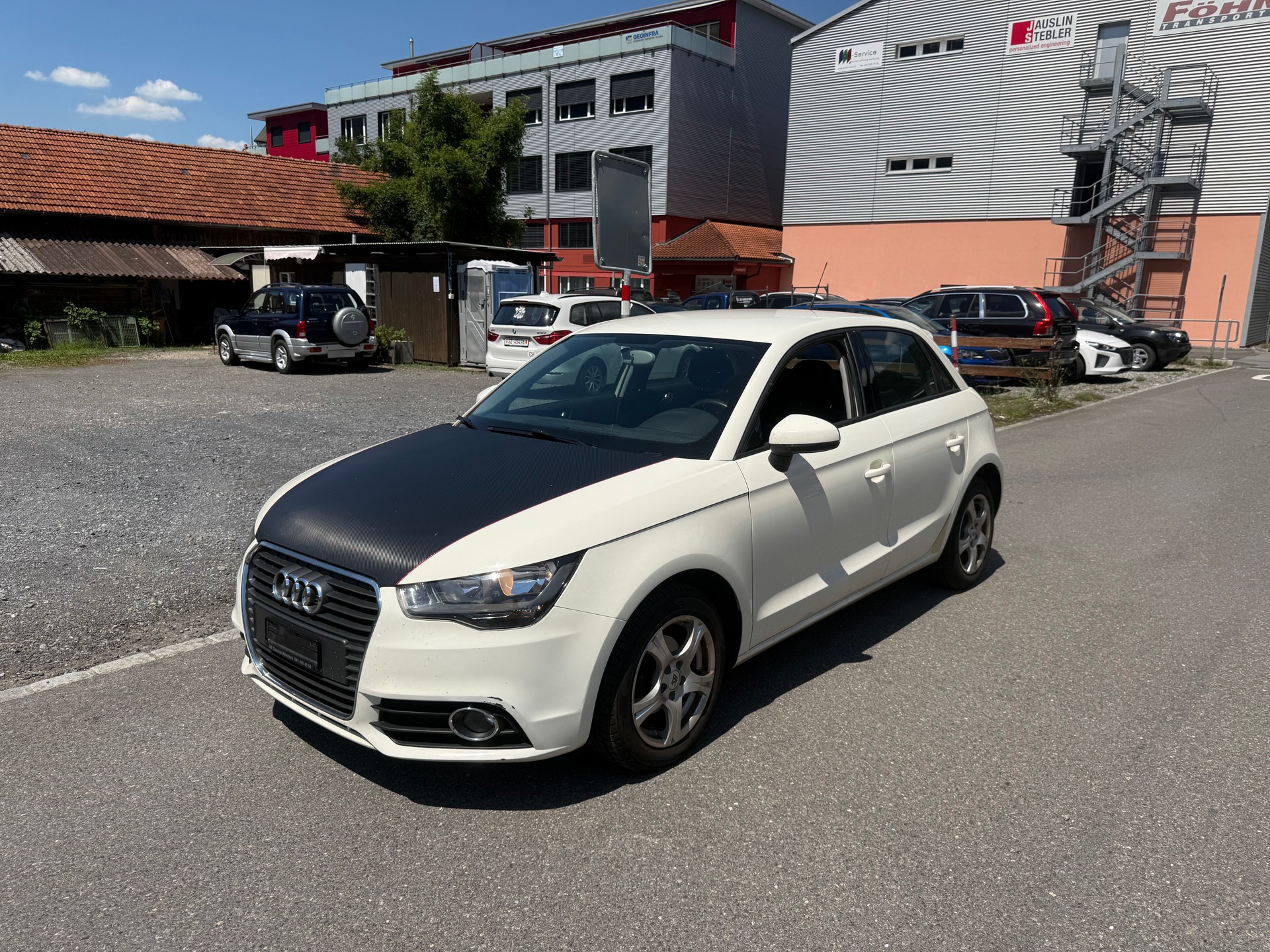 AUDI A1 Sportback 1.6 TDI Attraction-image-1