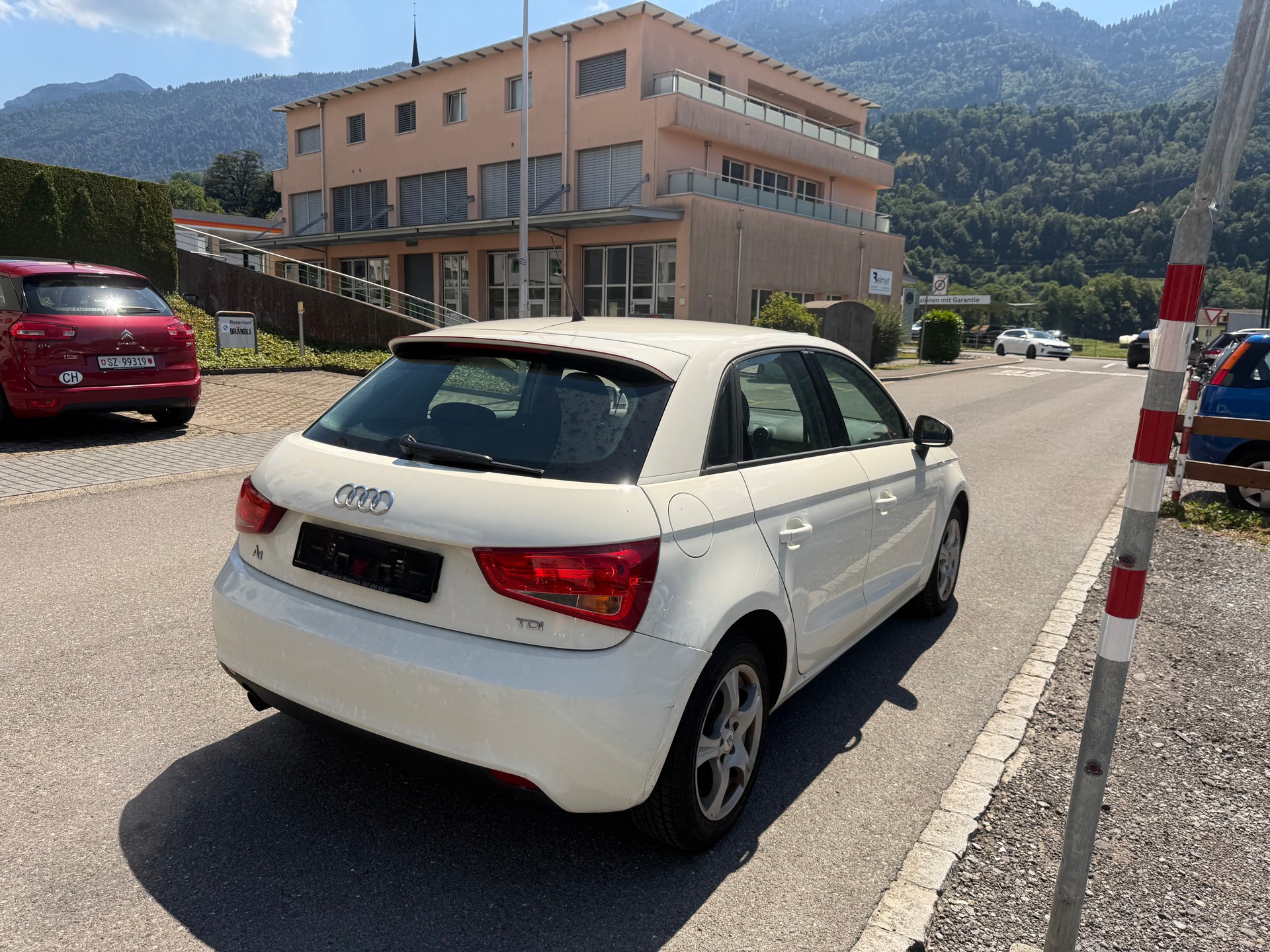 AUDI A1 Sportback 1.6 TDI Attraction-image-3