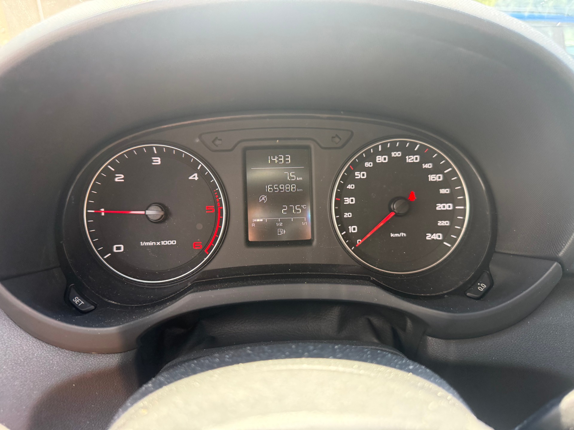 AUDI A1 Sportback 1.6 TDI Attraction-image-9