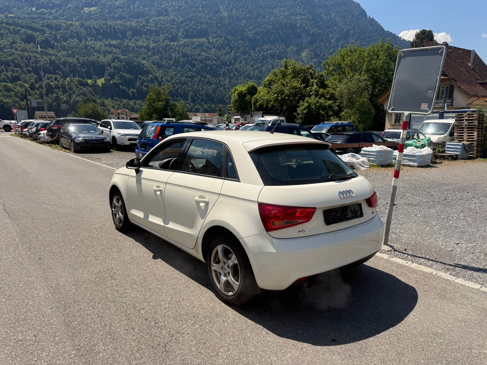 AUDI A1 Sportback 1.6 TDI Attraction-image-2