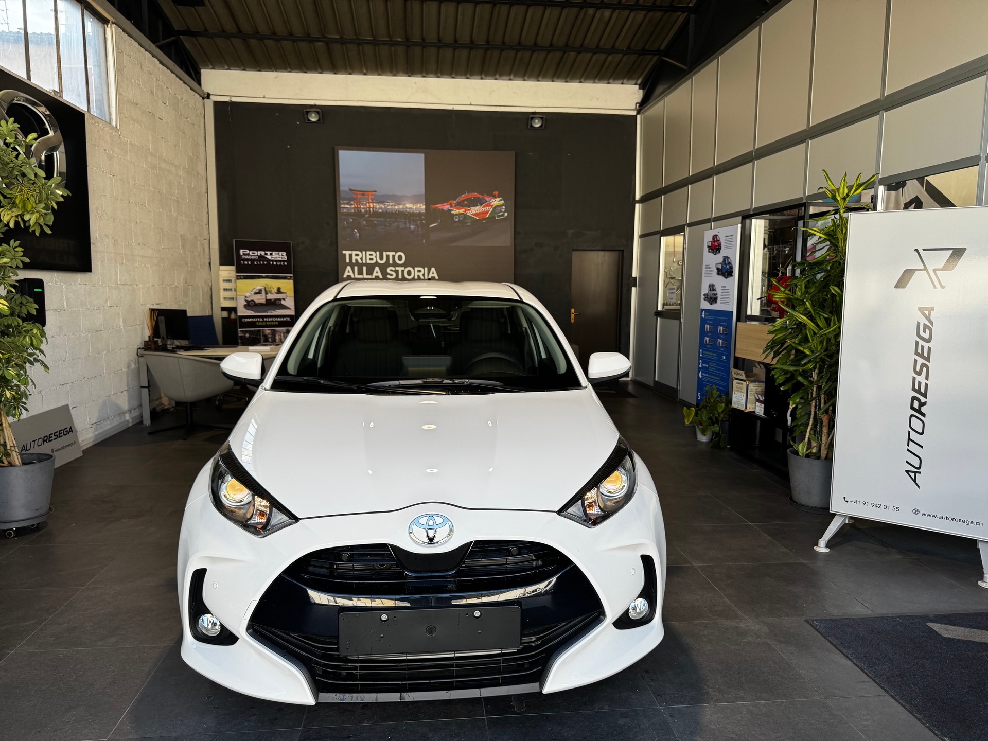 TOYOTA Yaris 1.5 Comfort e-CVT-image-2