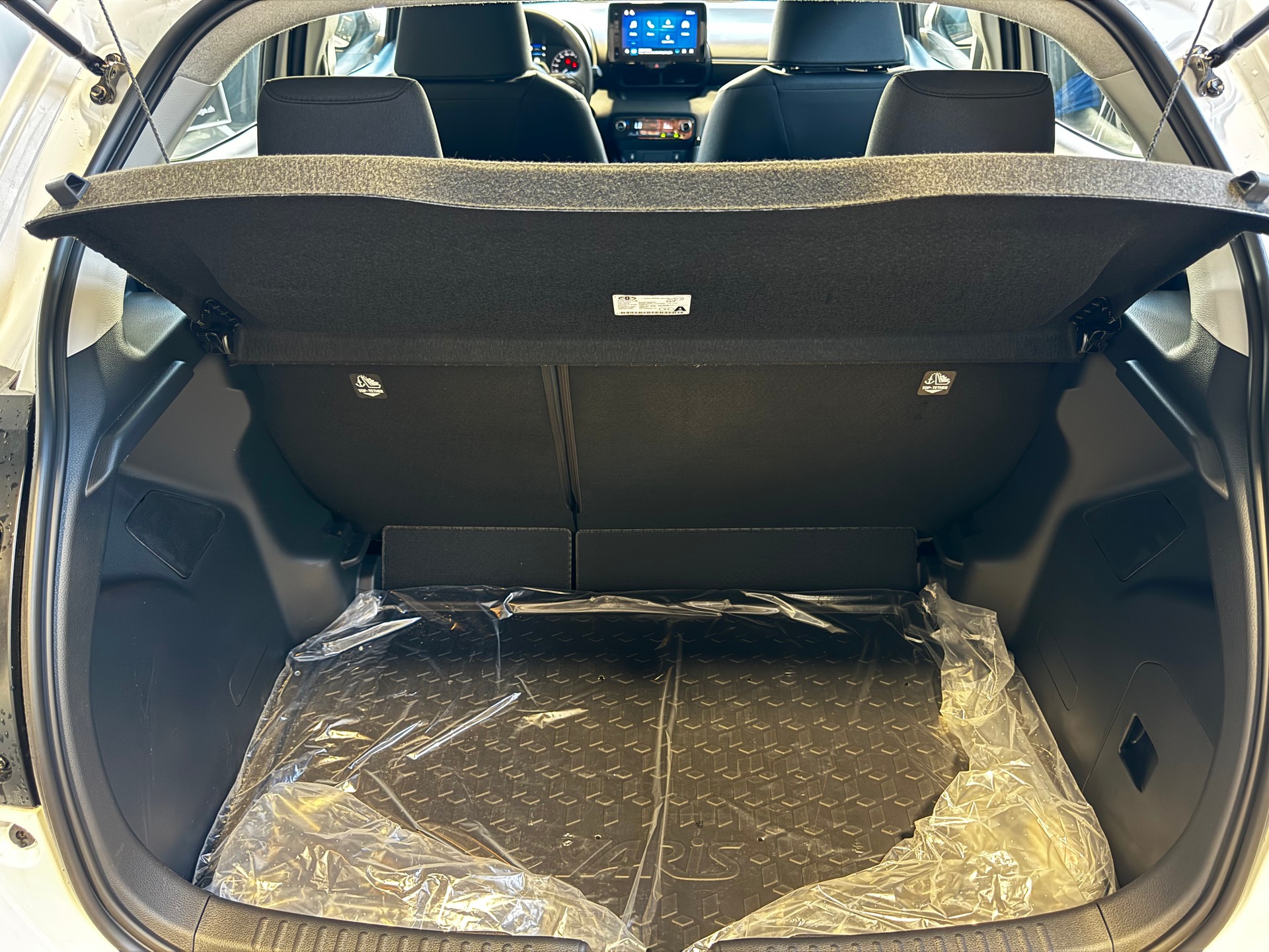 TOYOTA Yaris 1.5 Comfort e-CVT-image-12