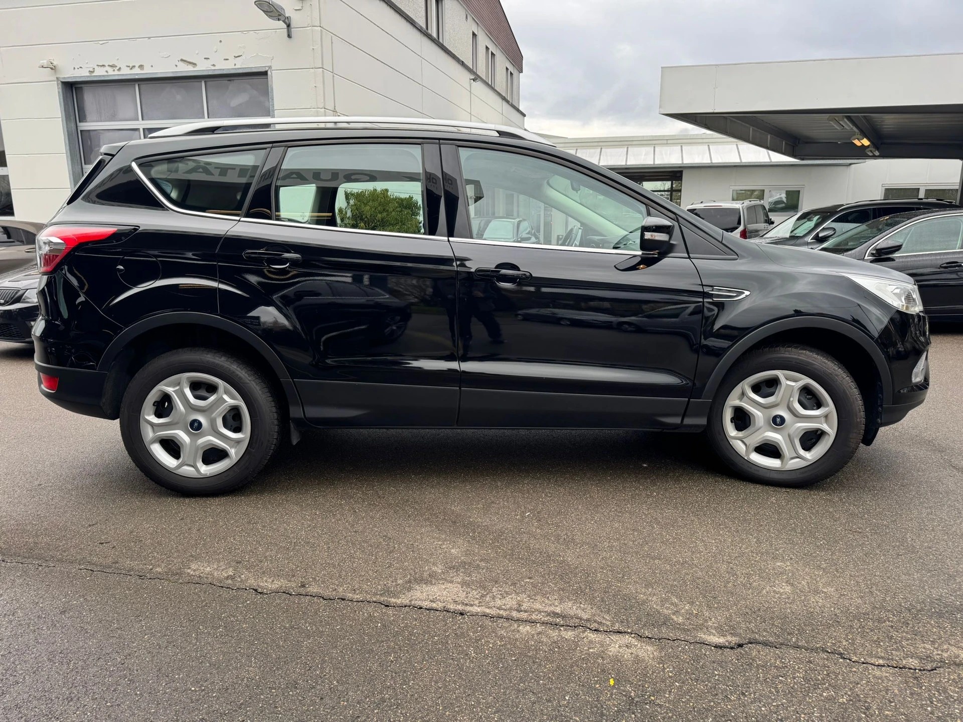 FORD Kuga 2.0 TDCi Business 2WD-image-4