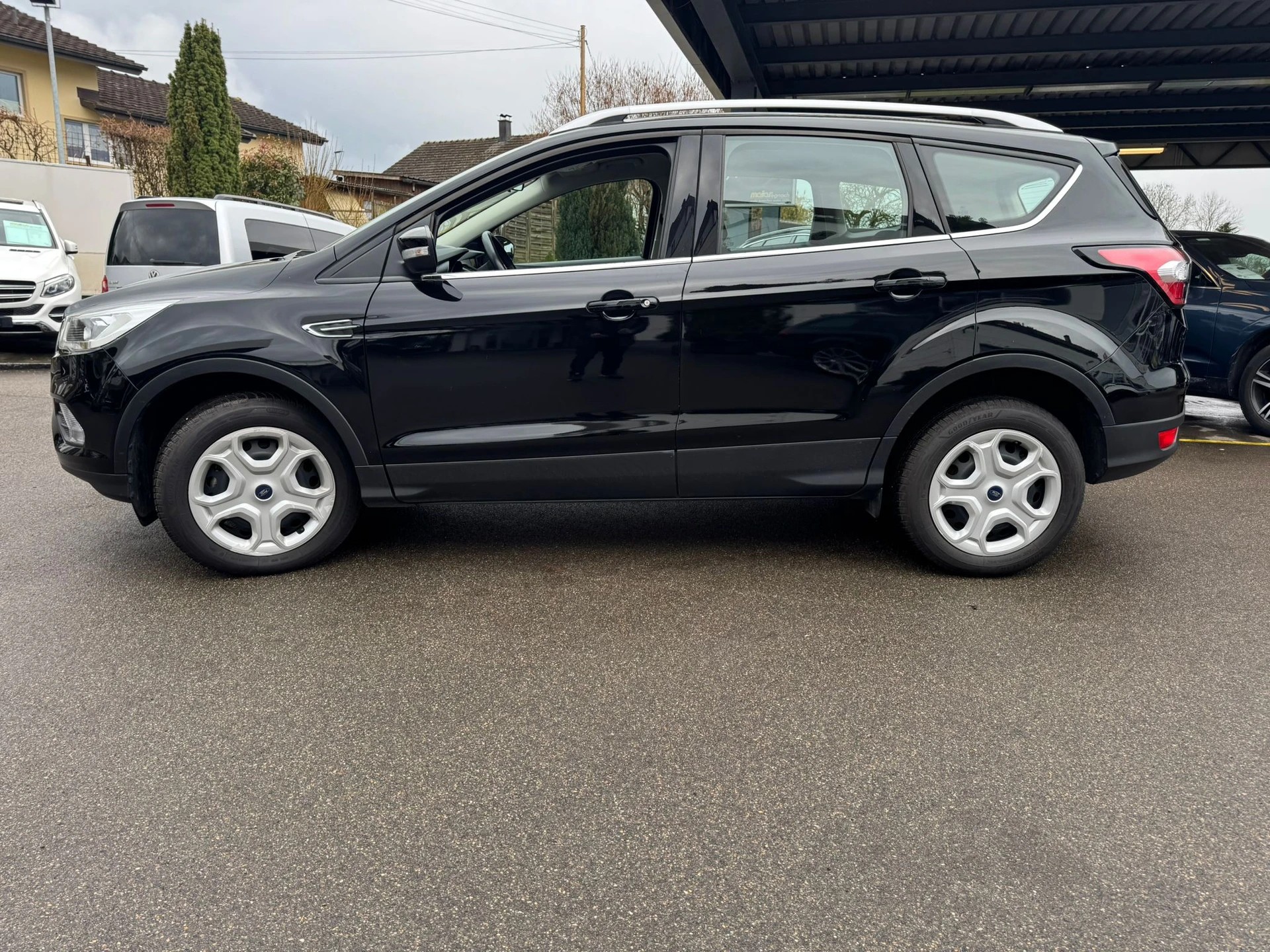 FORD Kuga 2.0 TDCi Business 2WD-image-3
